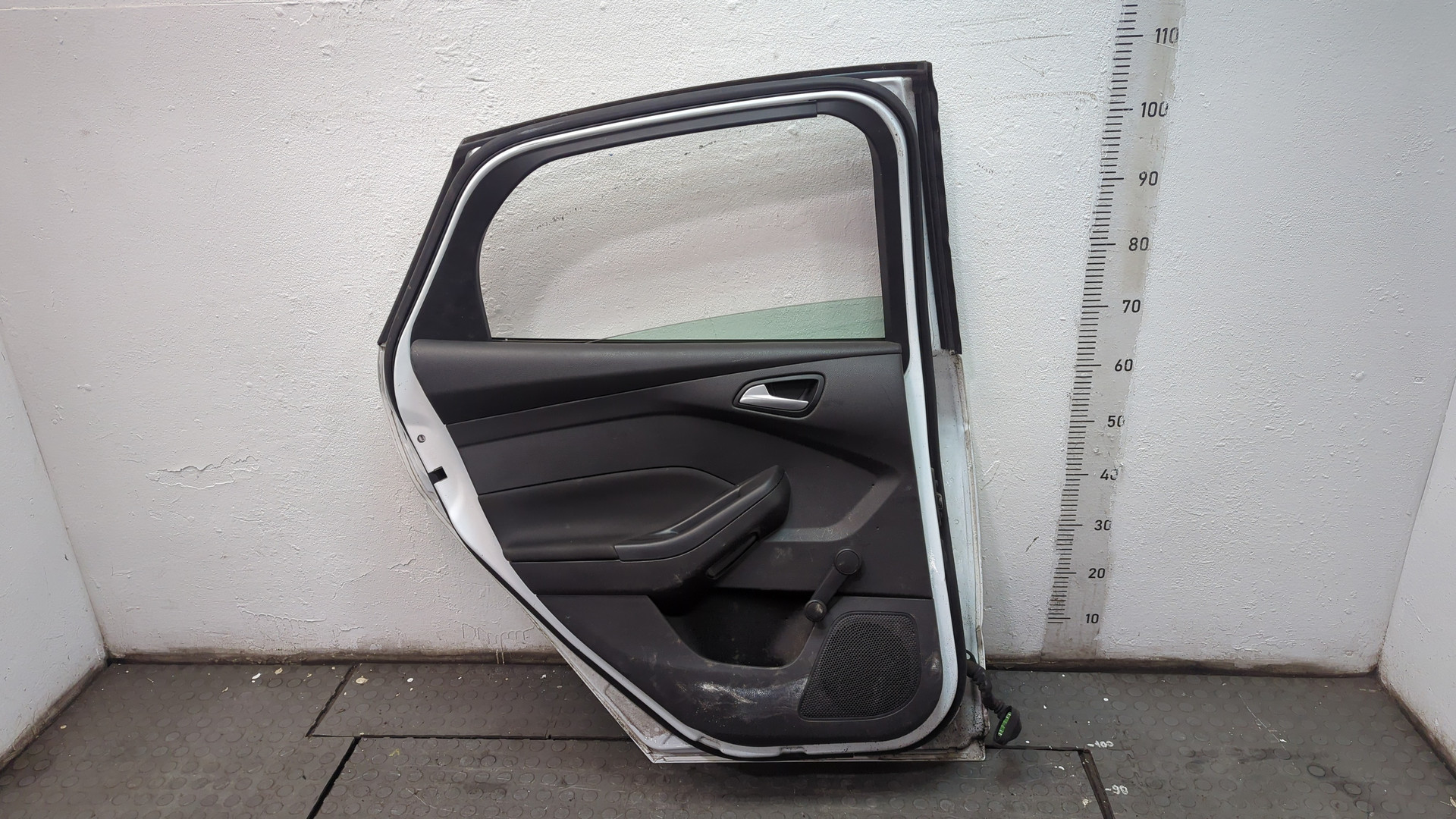 Дверь задняя левая