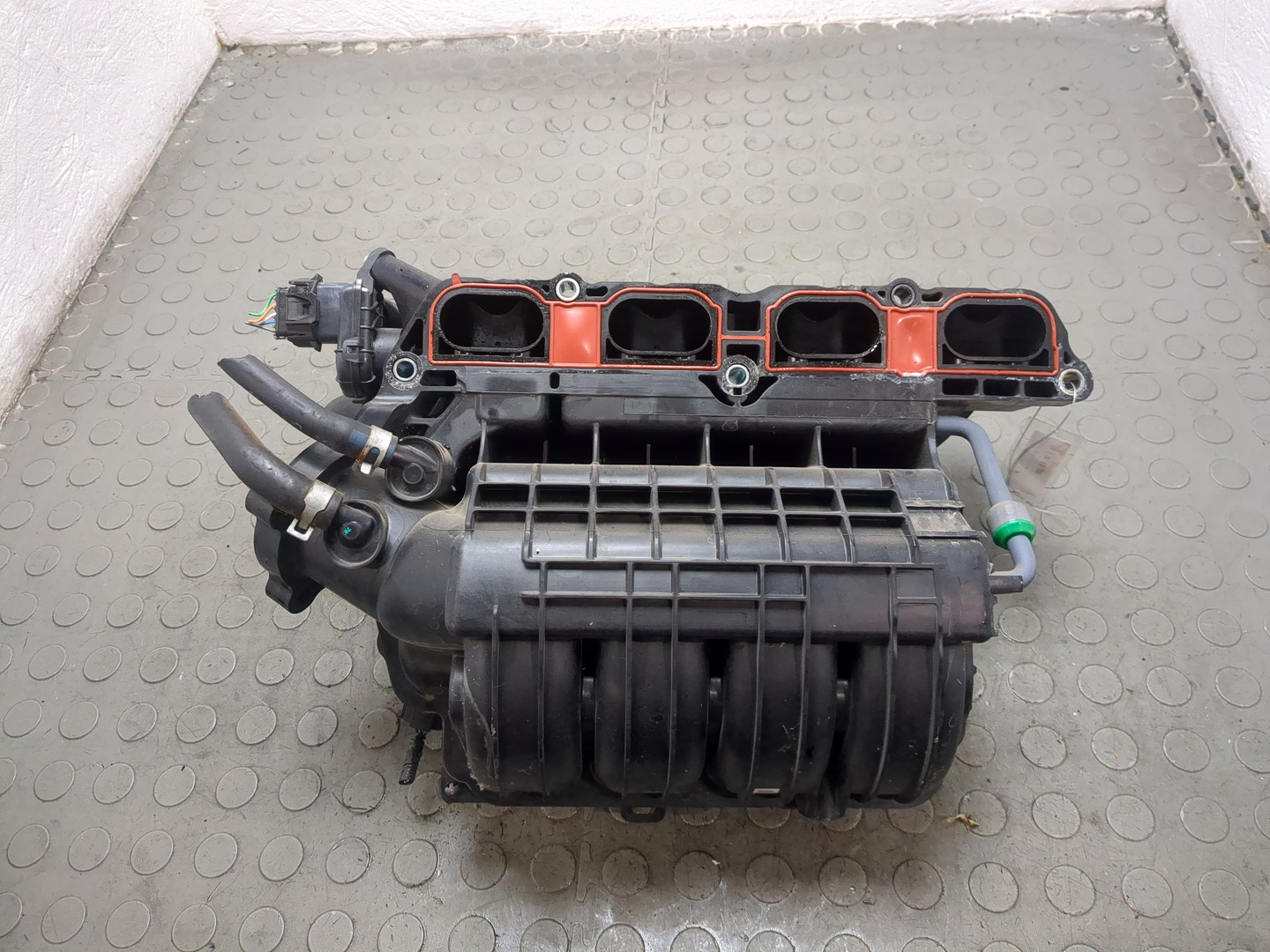 Коллектор впускной