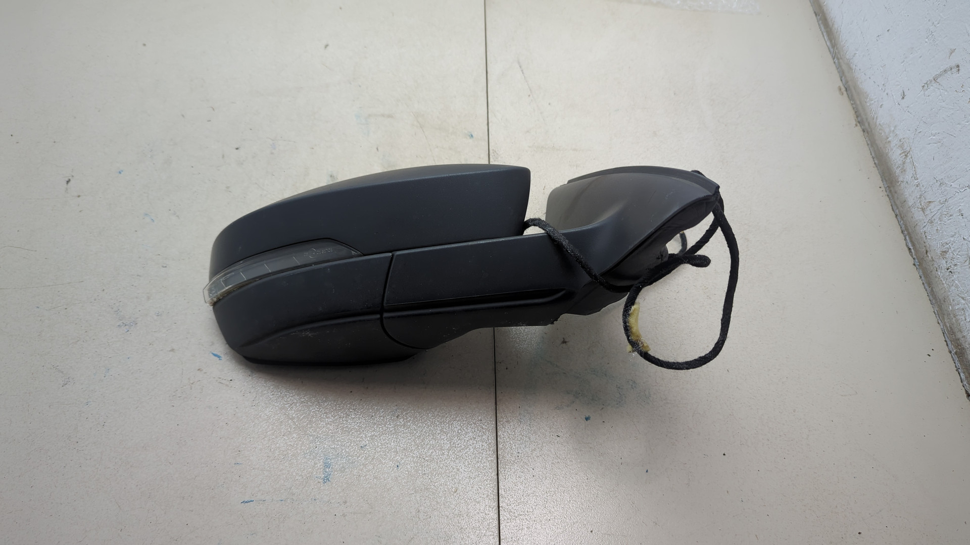 Зеркало правое электрическое