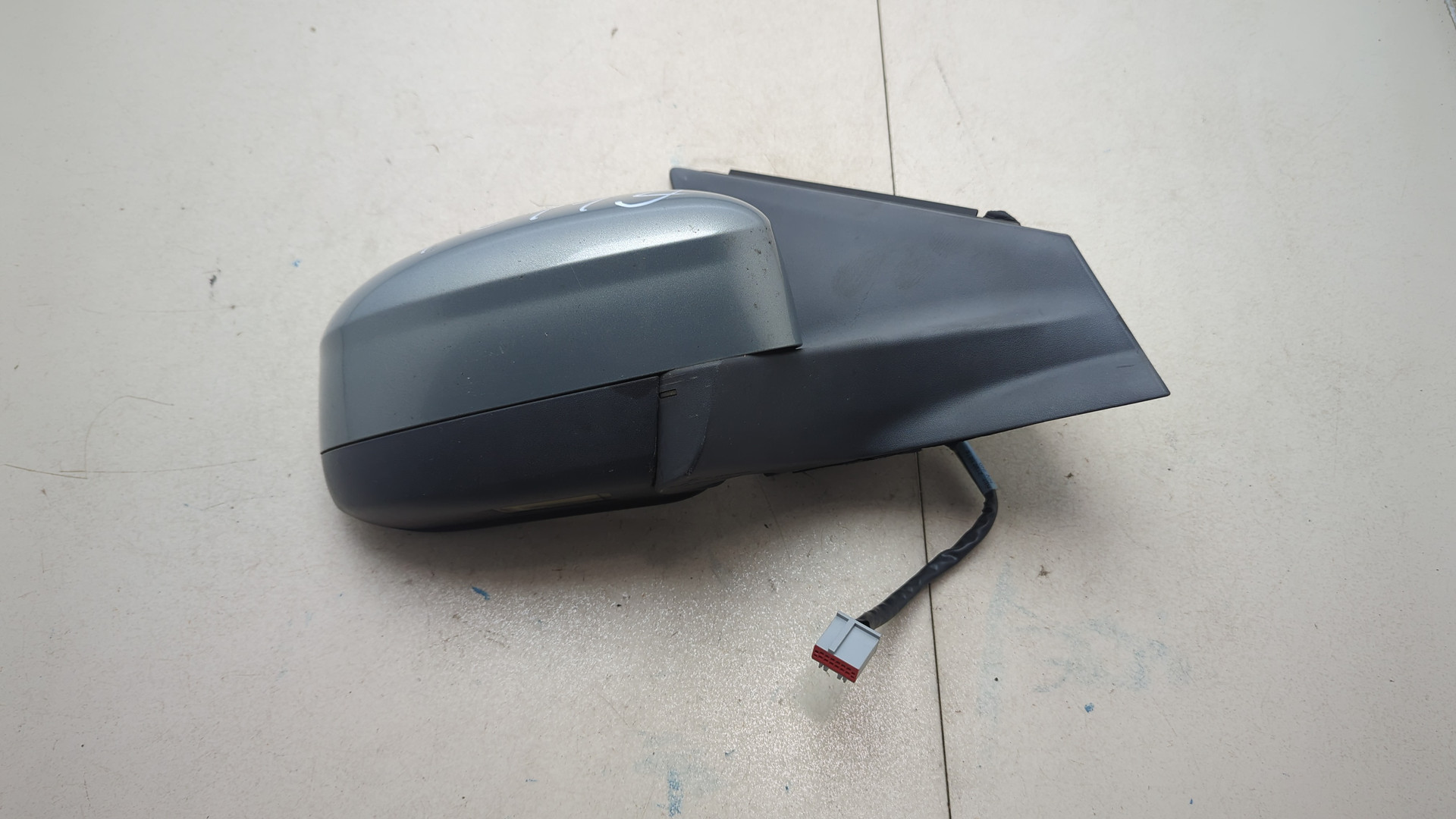 Зеркало правое электрическое