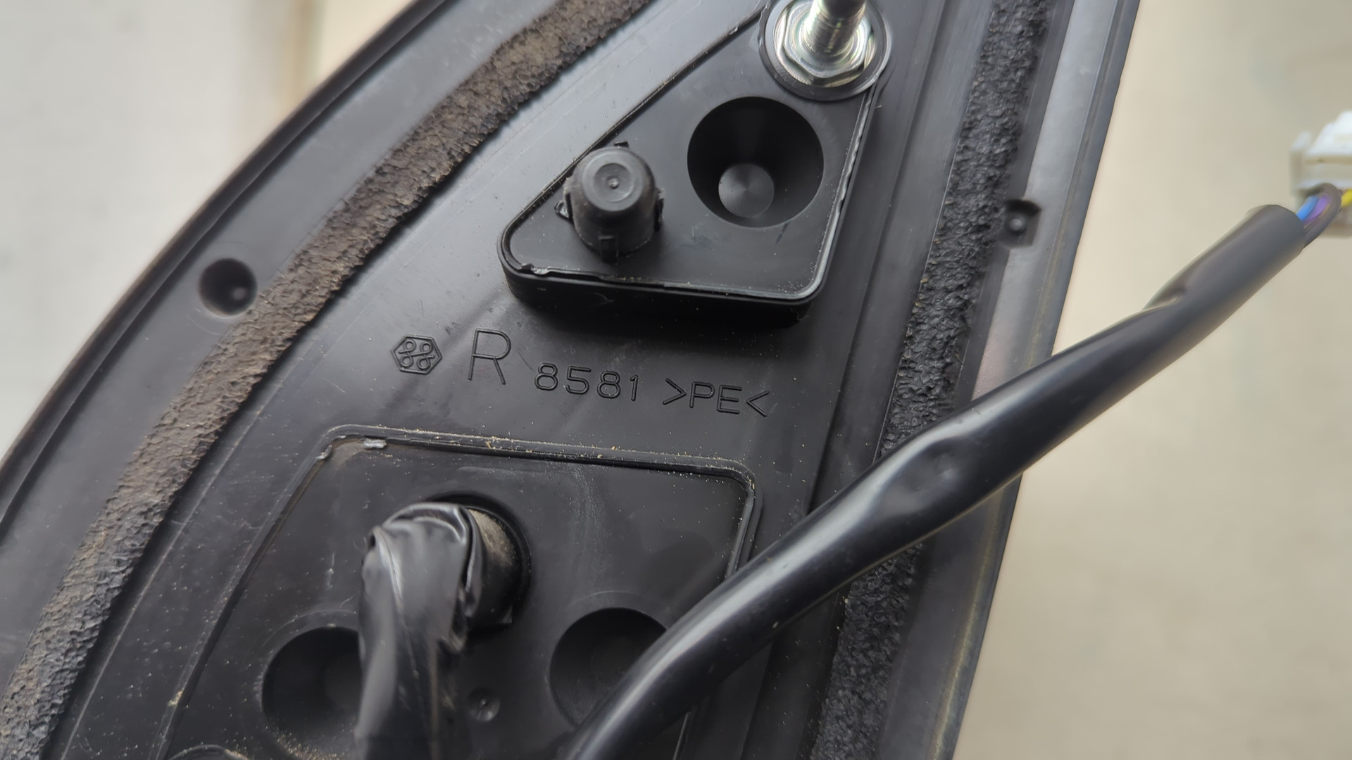 Зеркало правое электрическое