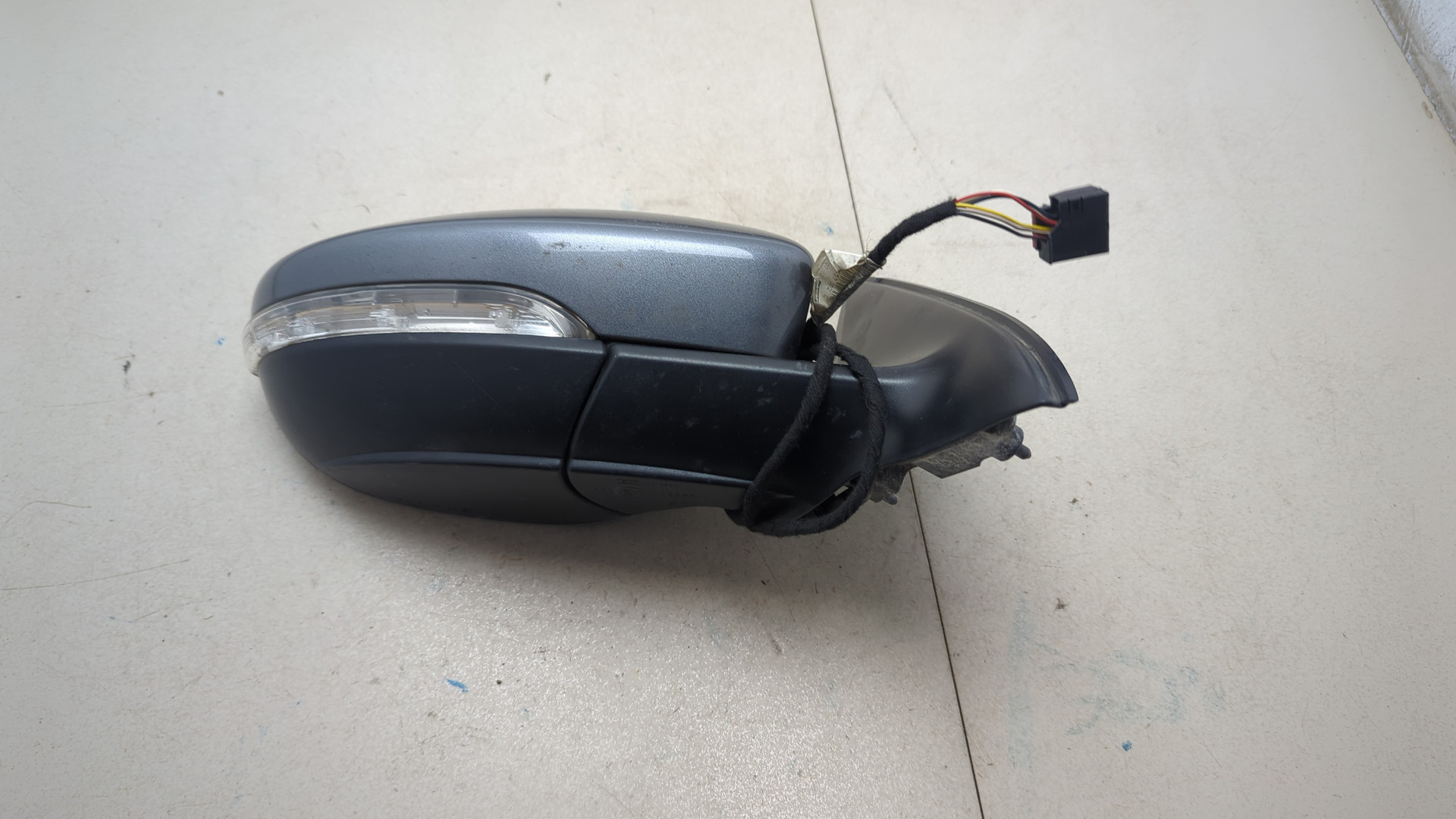 Зеркало правое электрическое