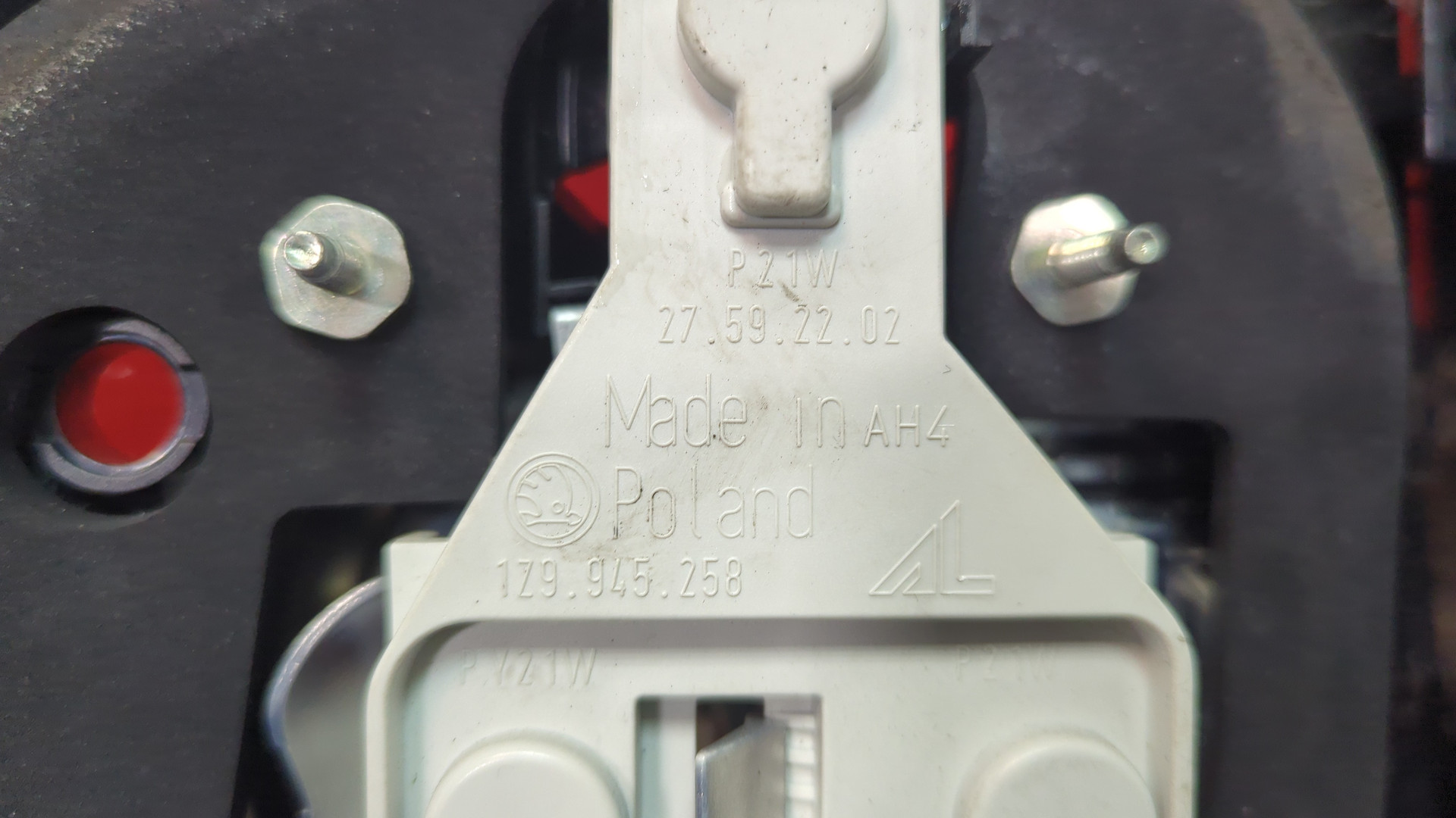 Фонарь задний правый