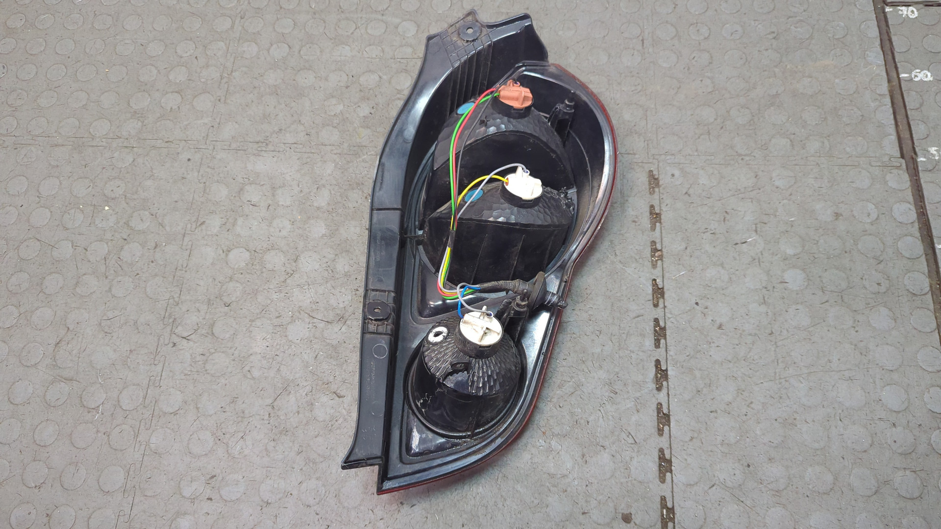 Фонарь задний левый