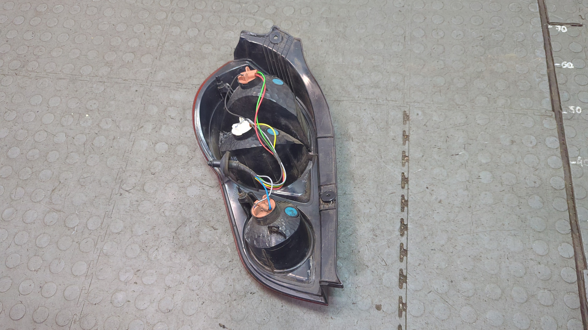 Фонарь задний правый