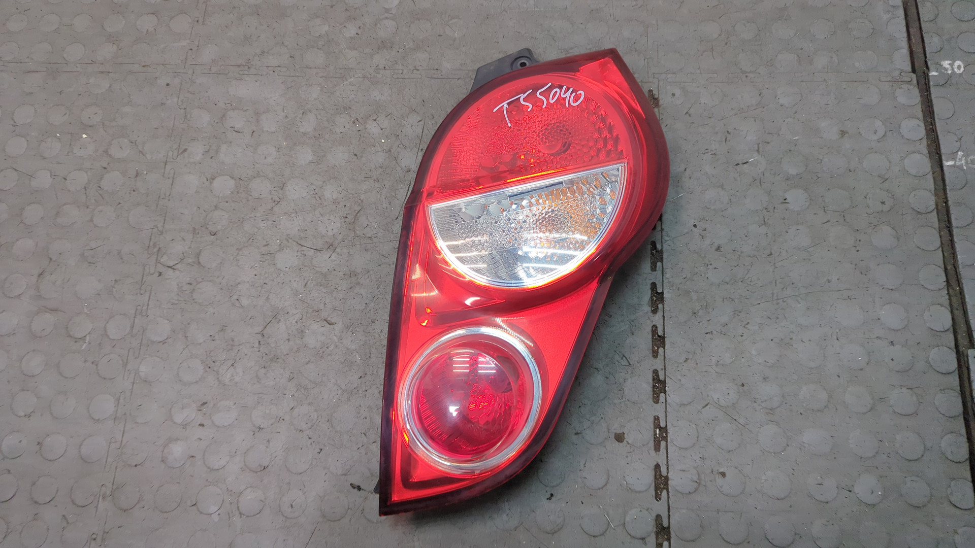 Фонарь задний правый