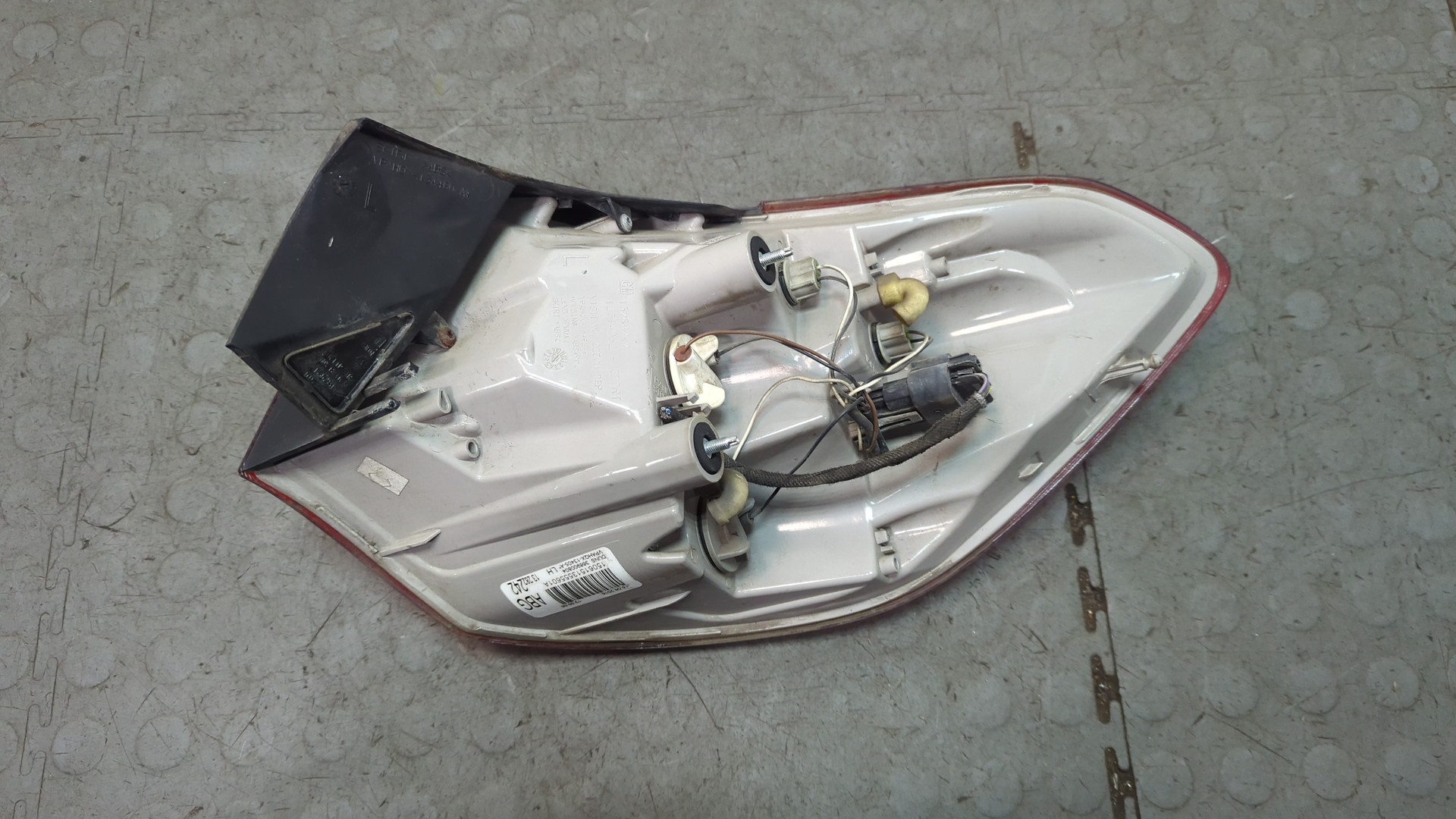 Фонарь задний левый