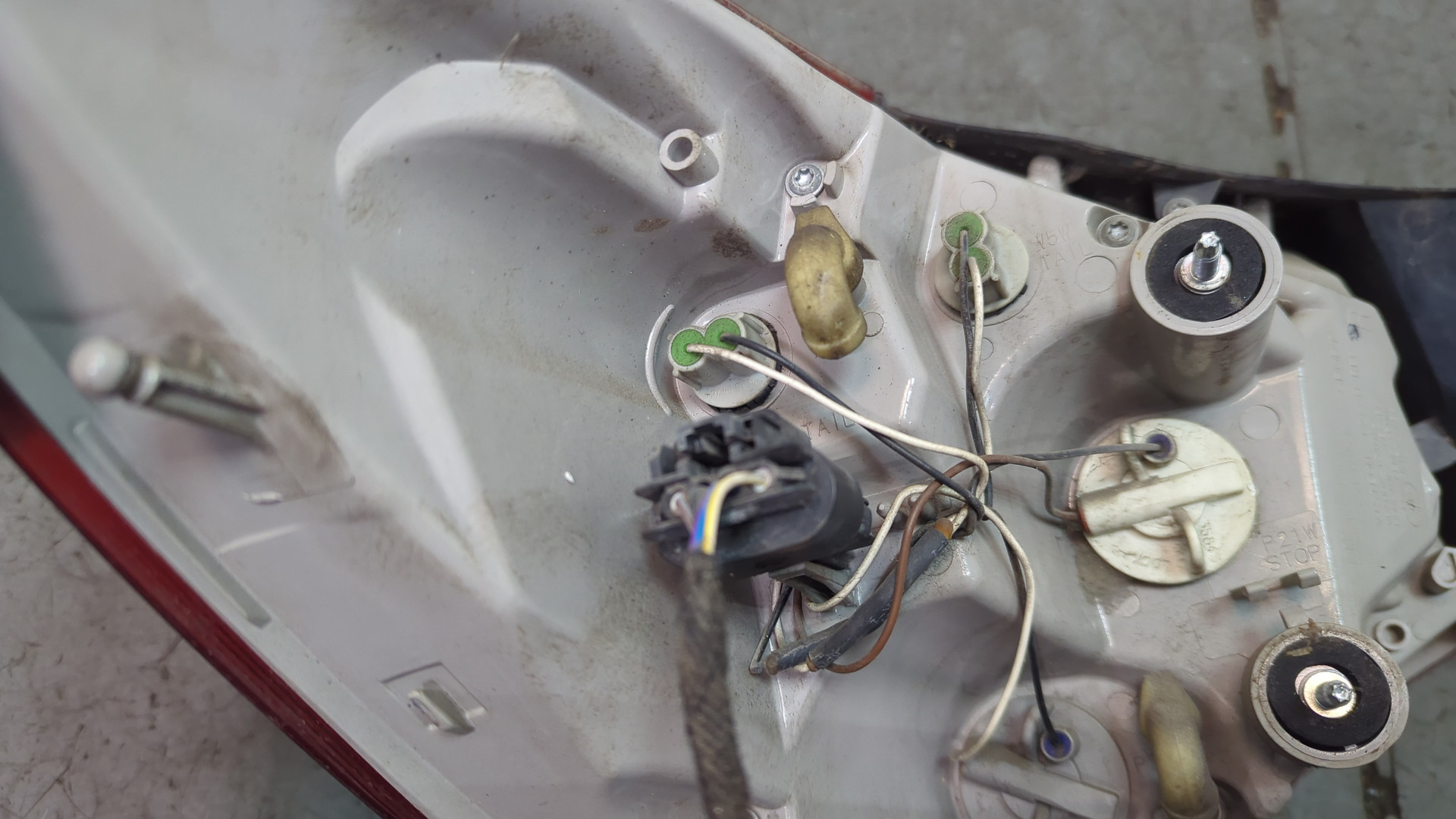 Фонарь задний правый