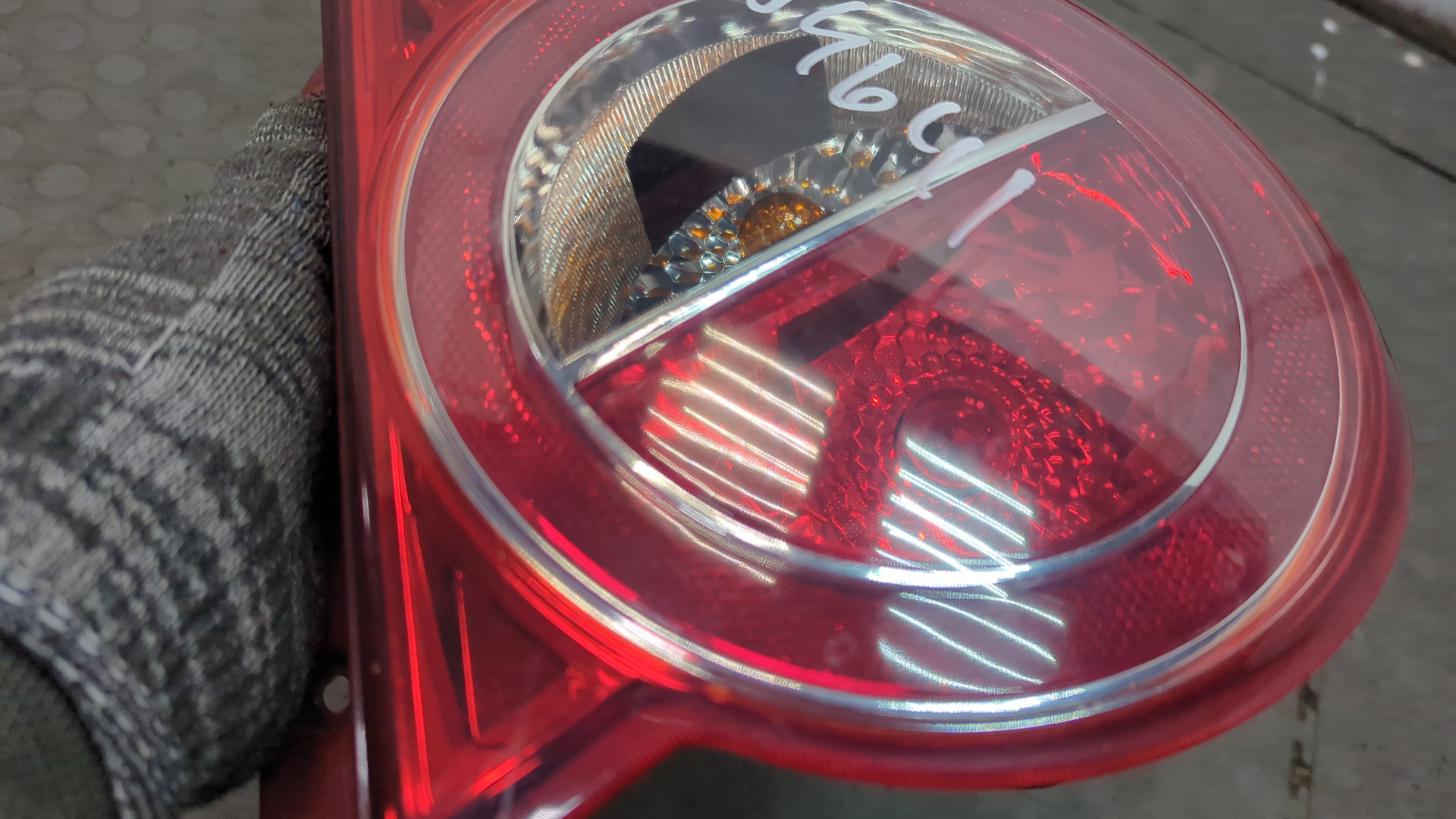 Фонарь задний правый