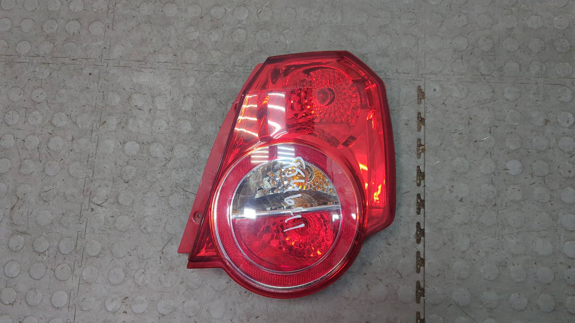 Фонарь задний правый