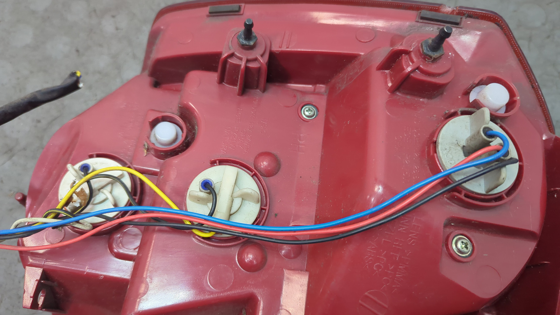 Фонарь задний правый