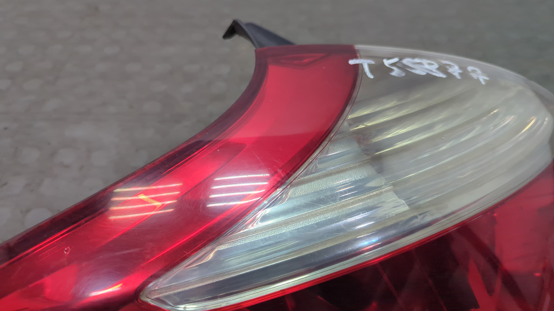 Фонарь задний левый