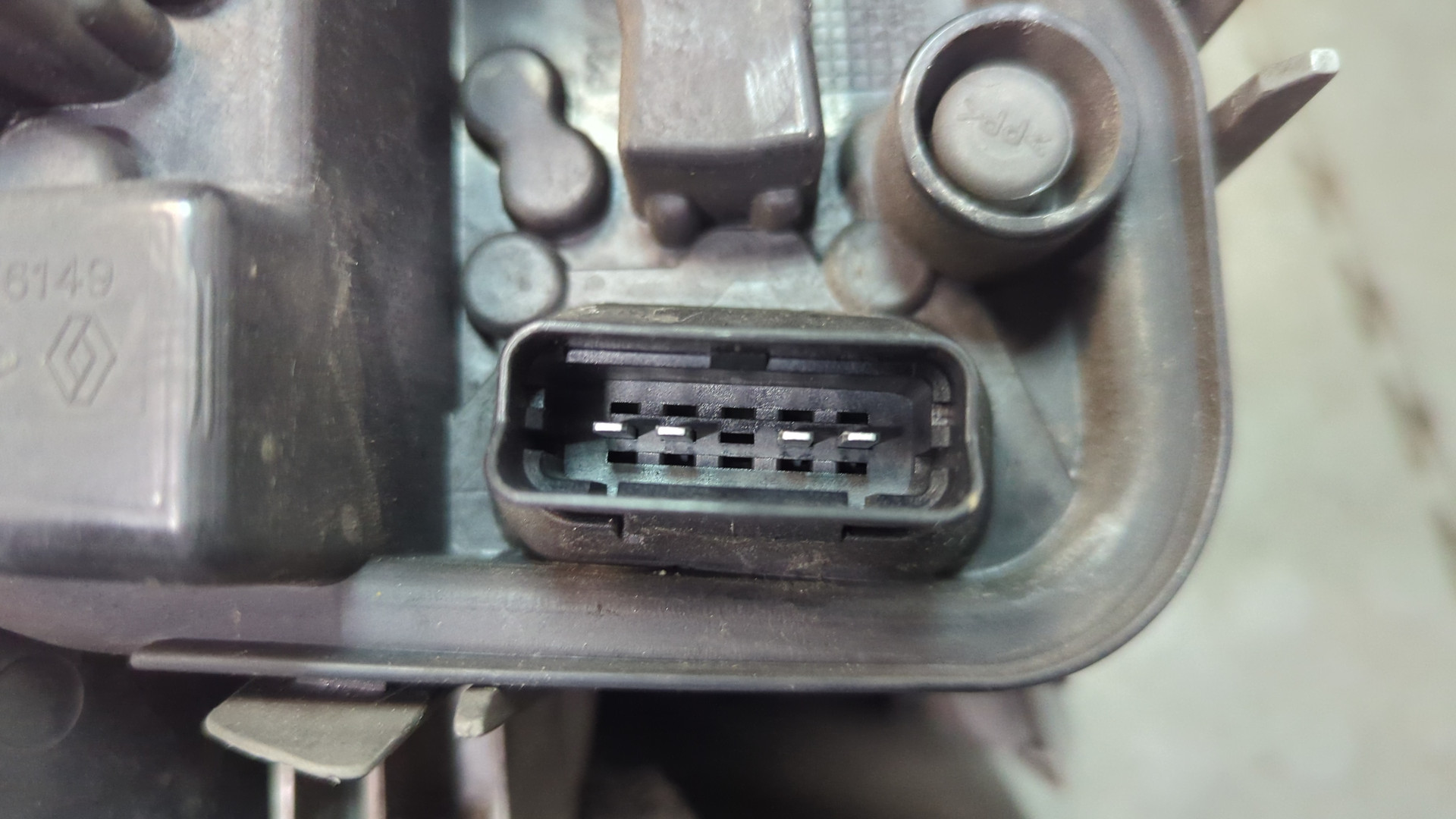 Фонарь задний левый