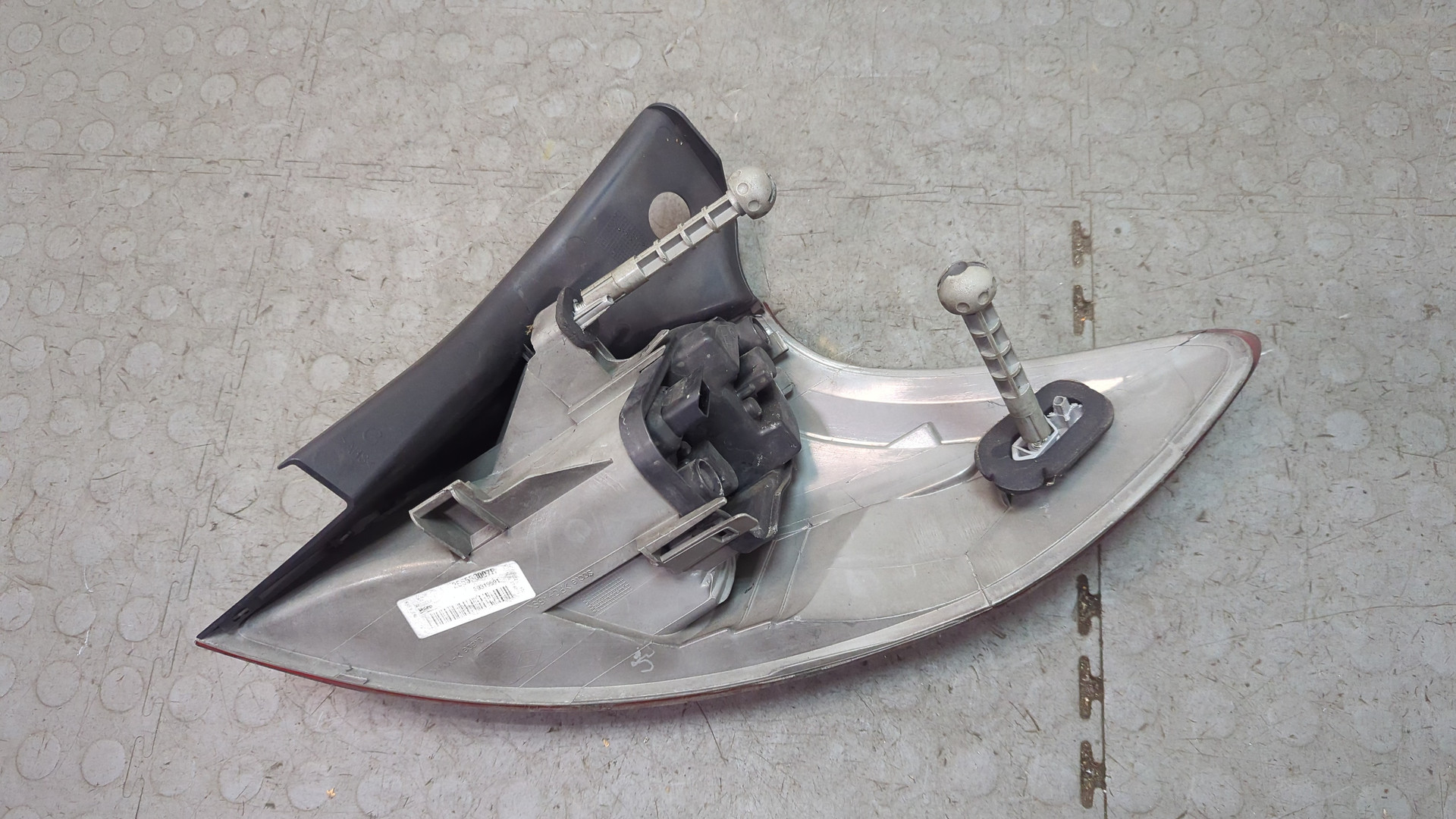 Фонарь задний левый