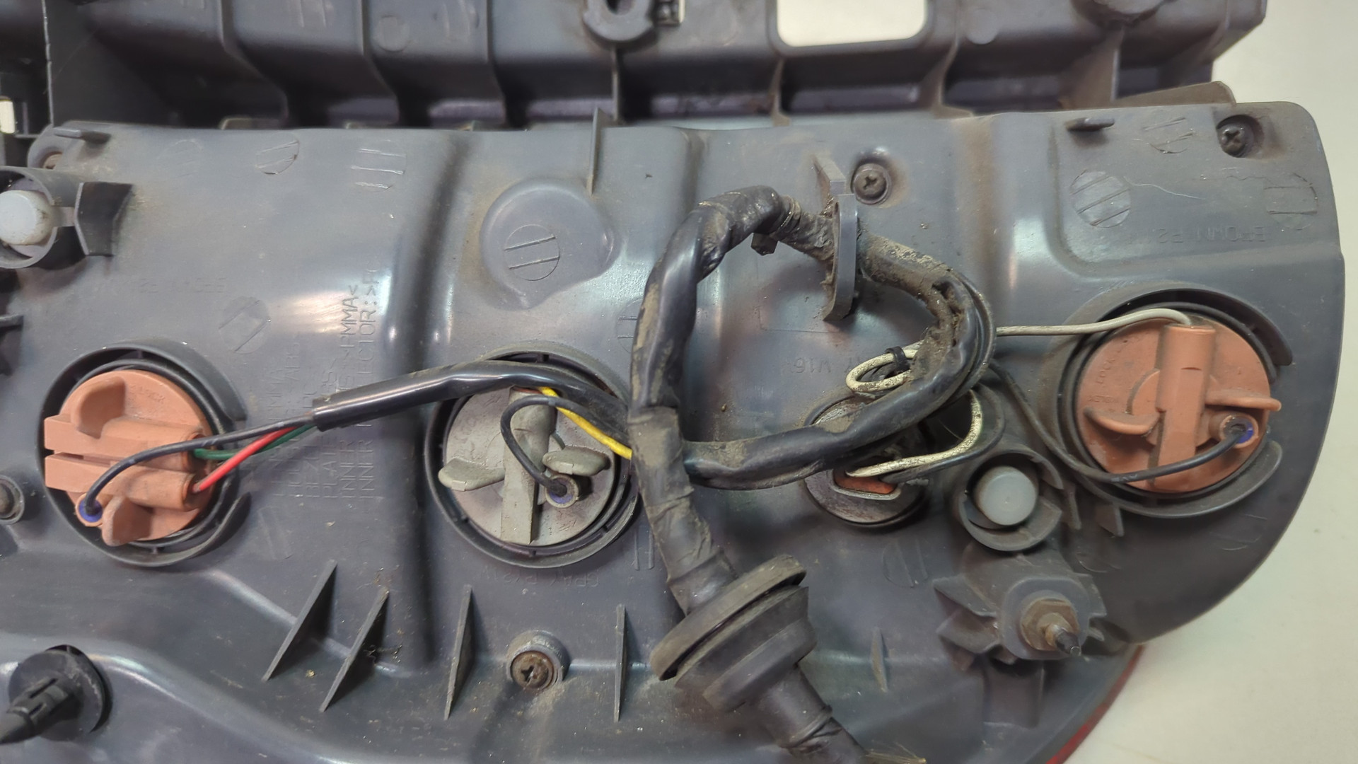 Фонарь задний правый