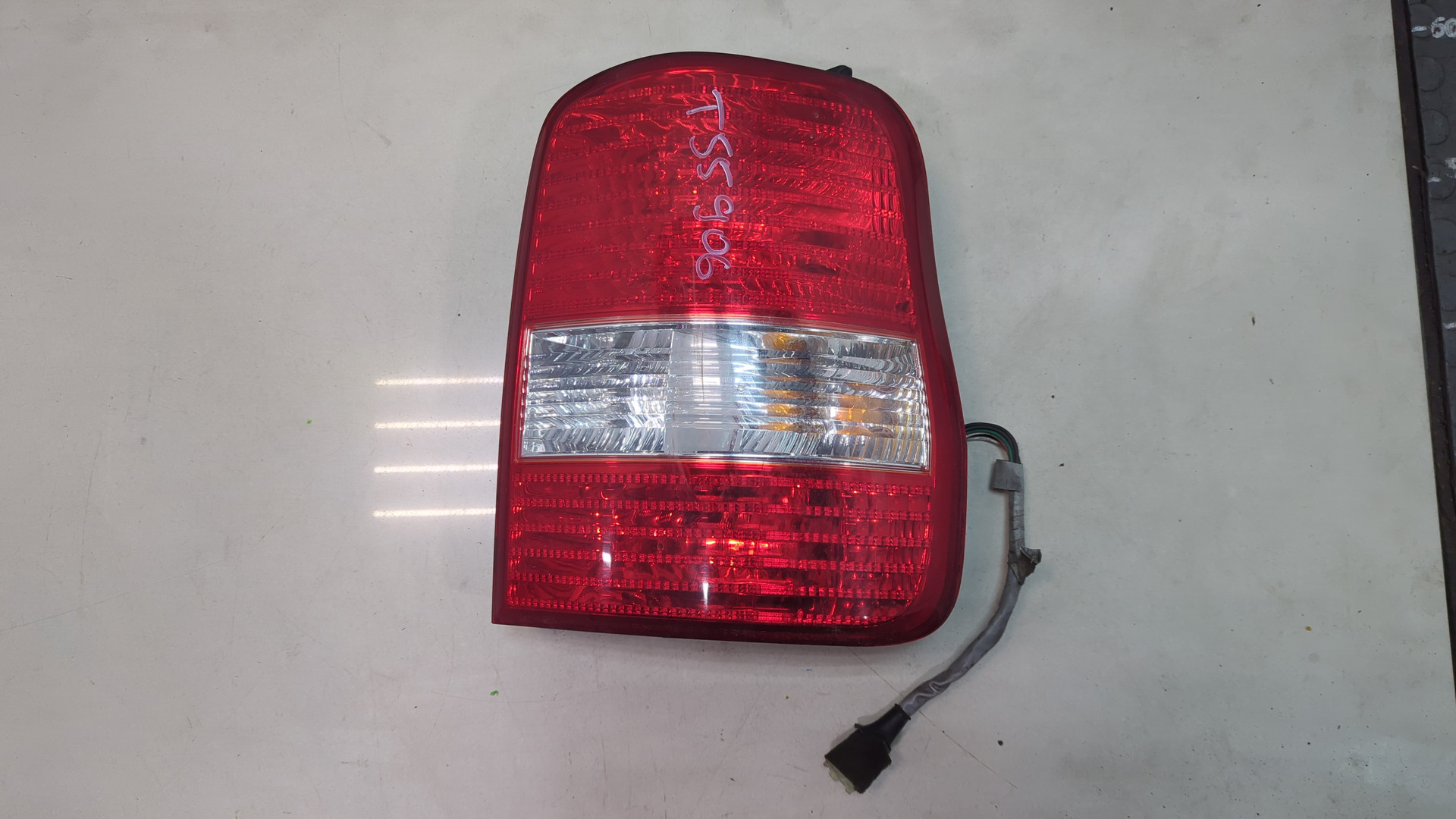 Фонарь задний правый