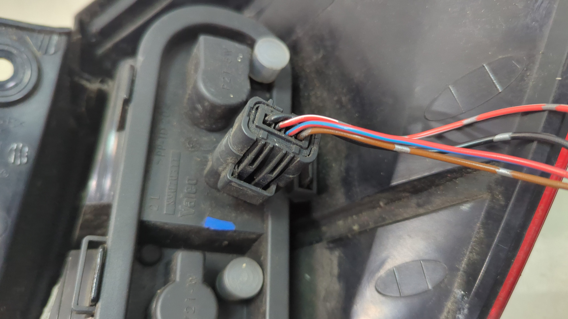 Фонарь задний левый