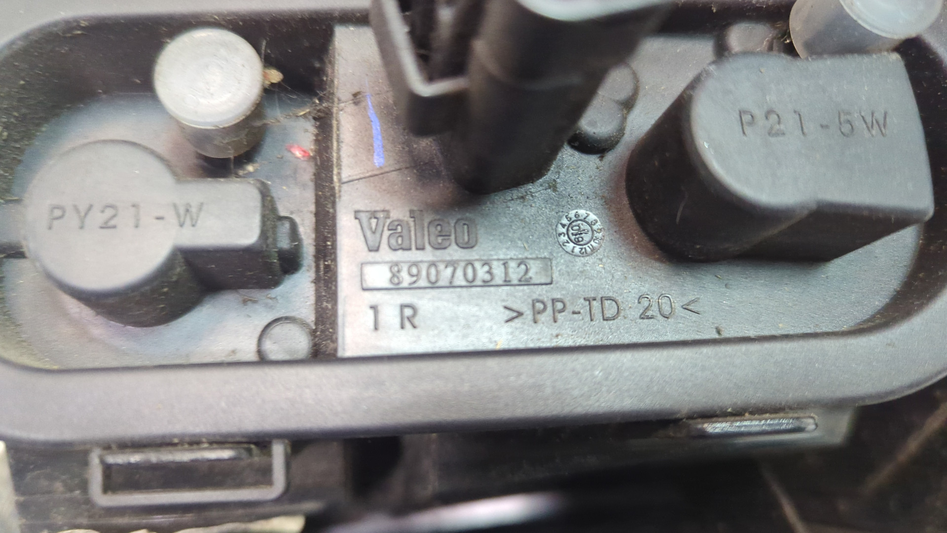 Фонарь задний правый