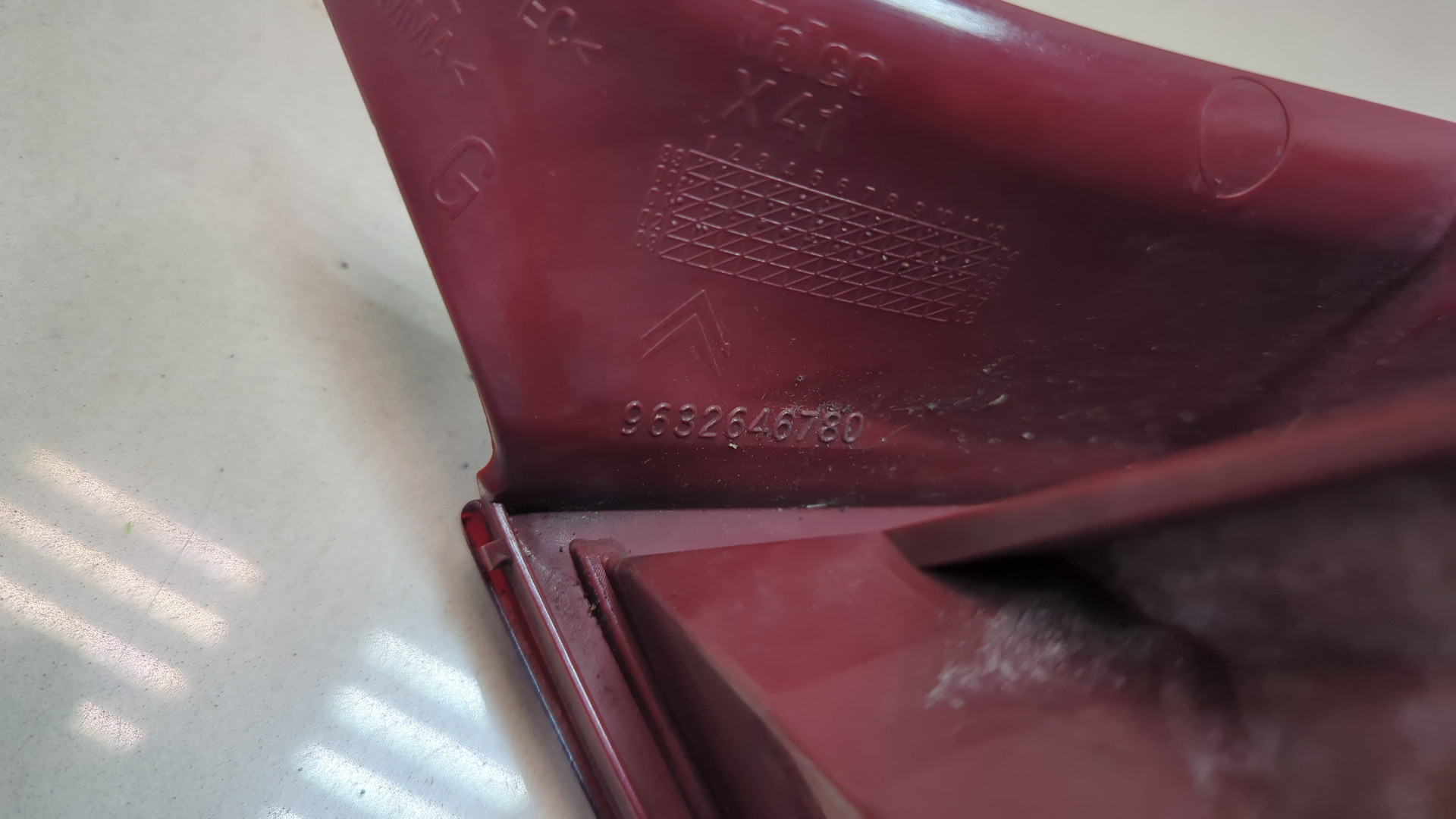 Фонарь задний левый