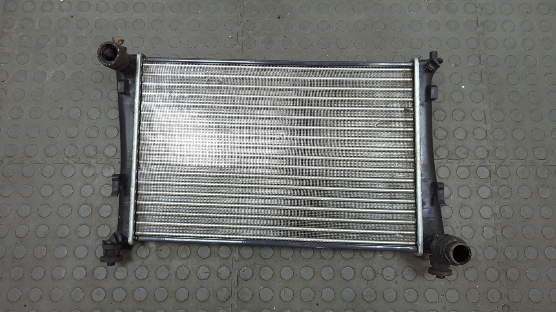Радиатор охлаждения двигателя основной