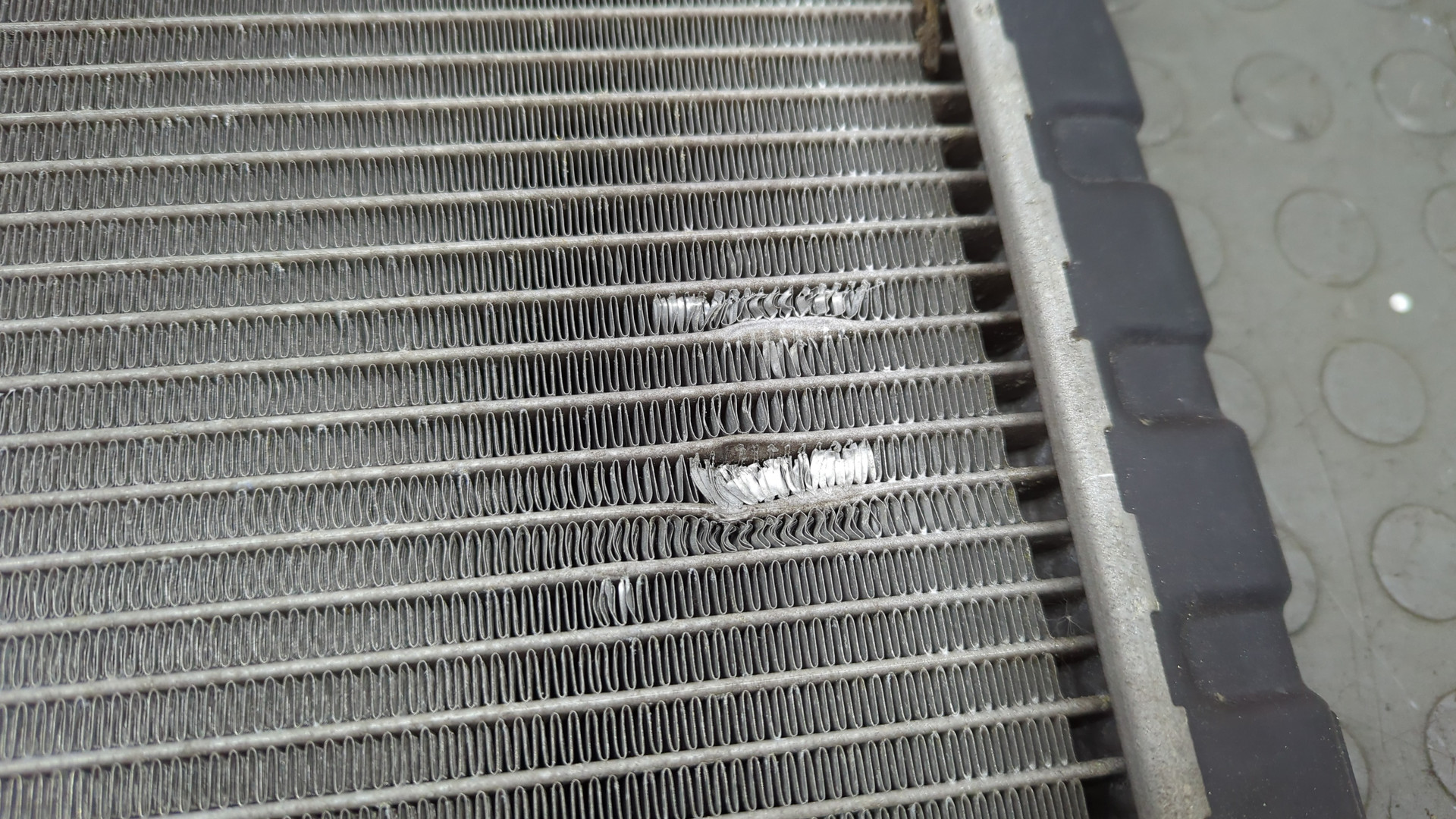 Радиатор охлаждения двигателя основной