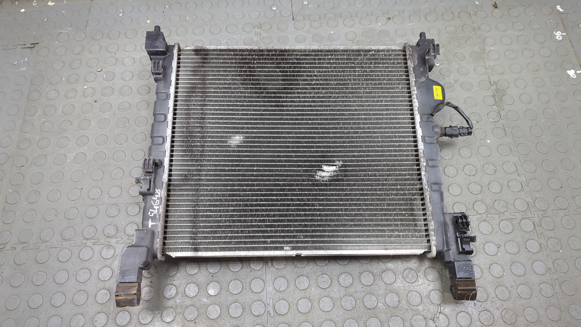 Радиатор охлаждения двигателя основной