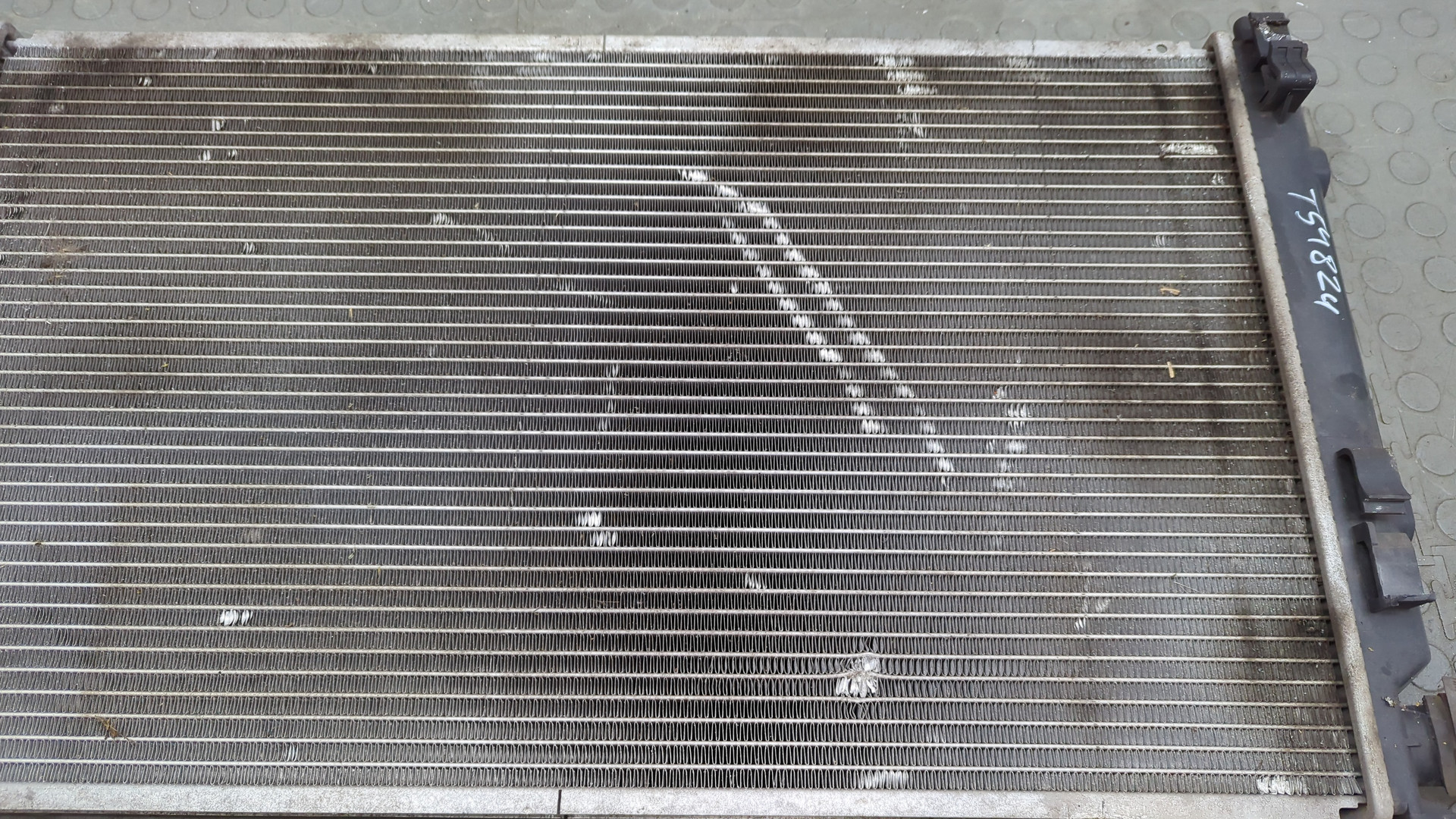 Радиатор охлаждения двигателя основной