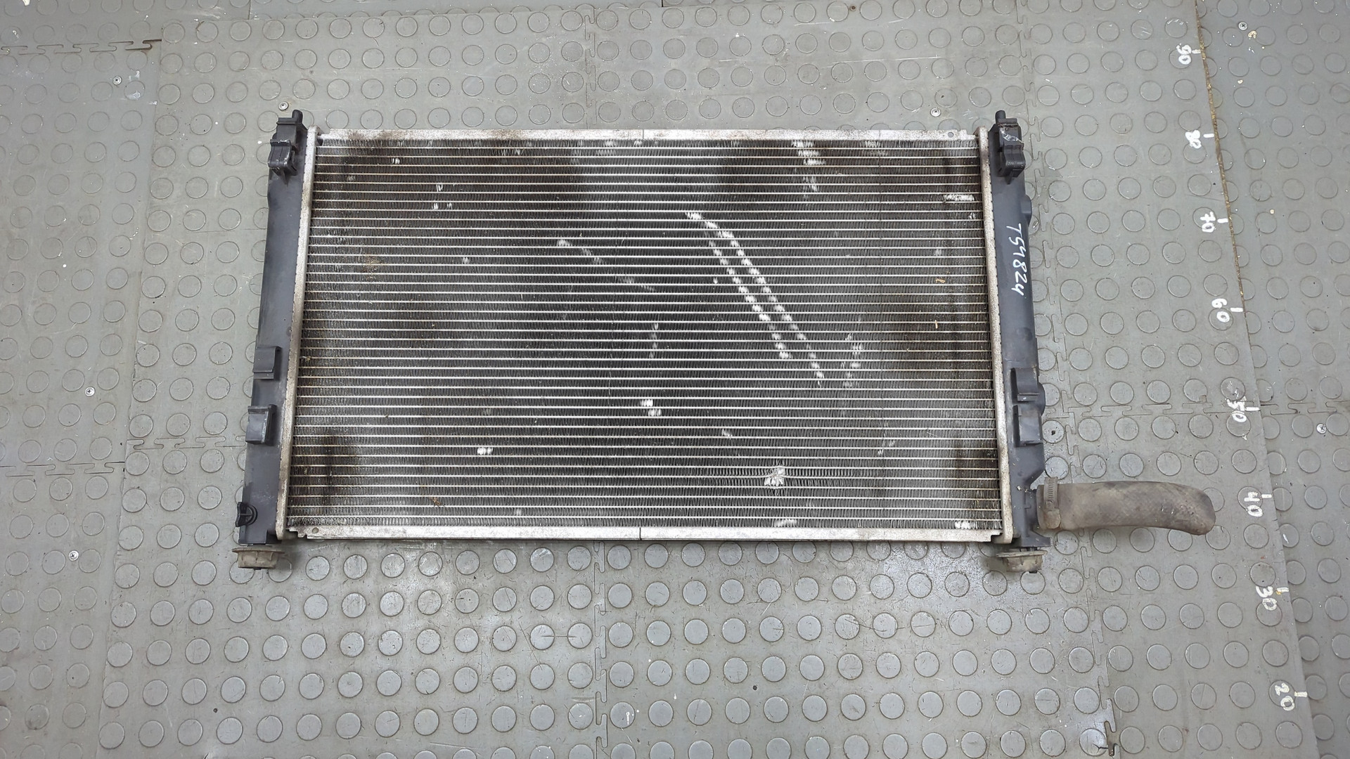 Радиатор охлаждения двигателя основной