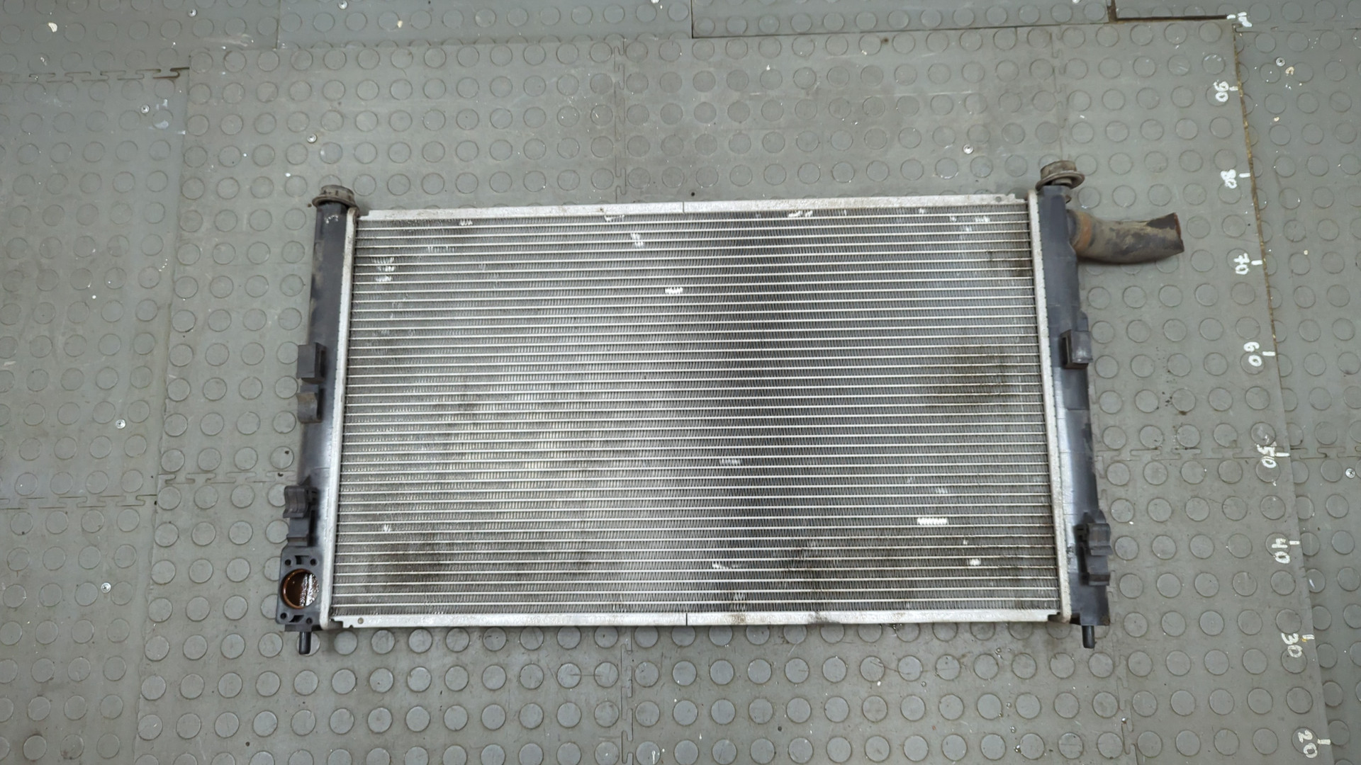 Радиатор охлаждения двигателя основной