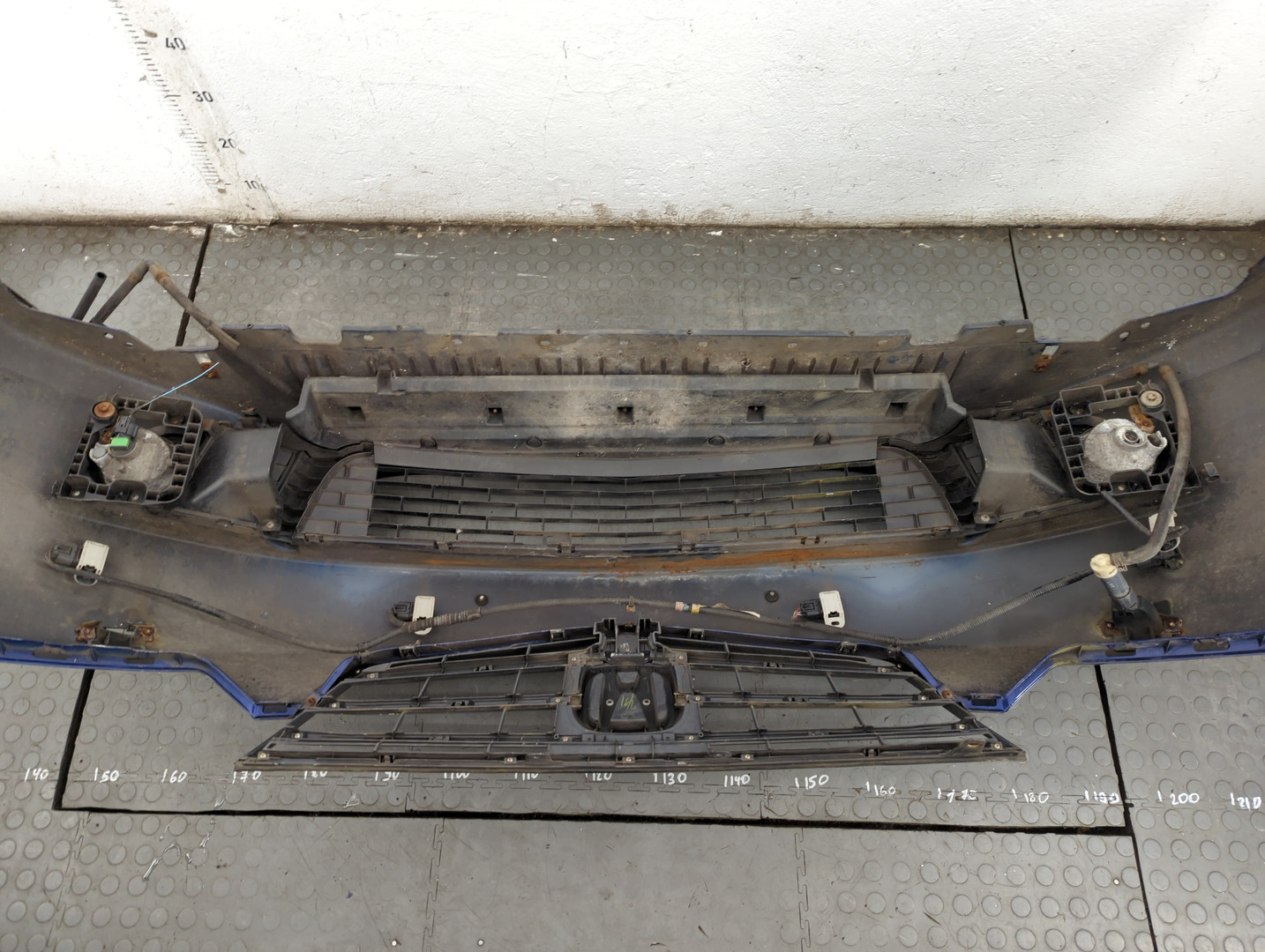 Бампер передний