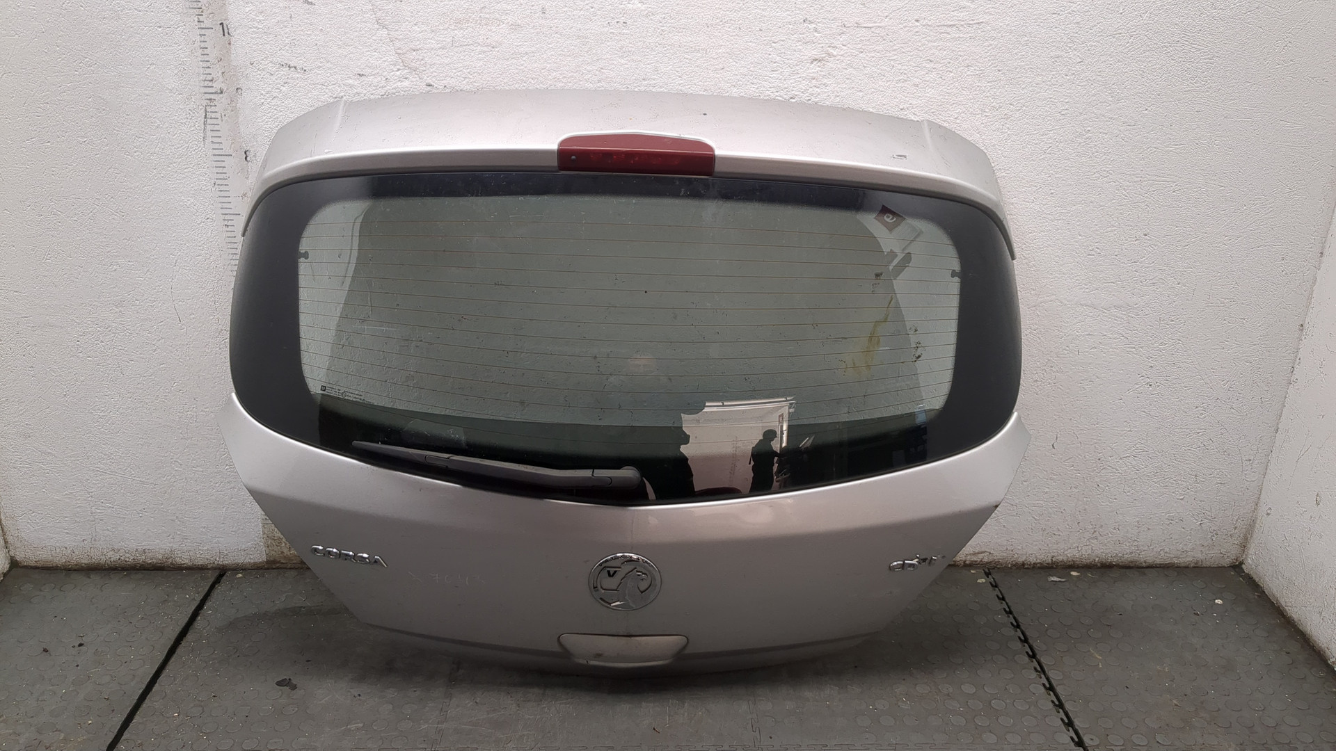 Дверь багажника