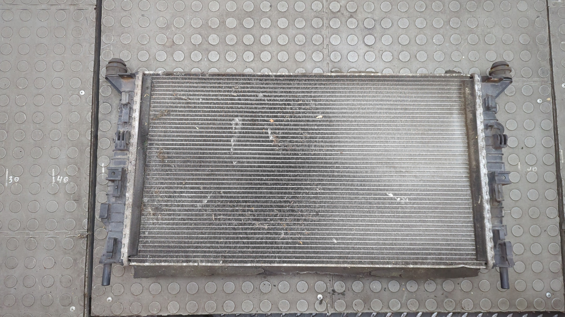 Радиатор охлаждения двигателя основной