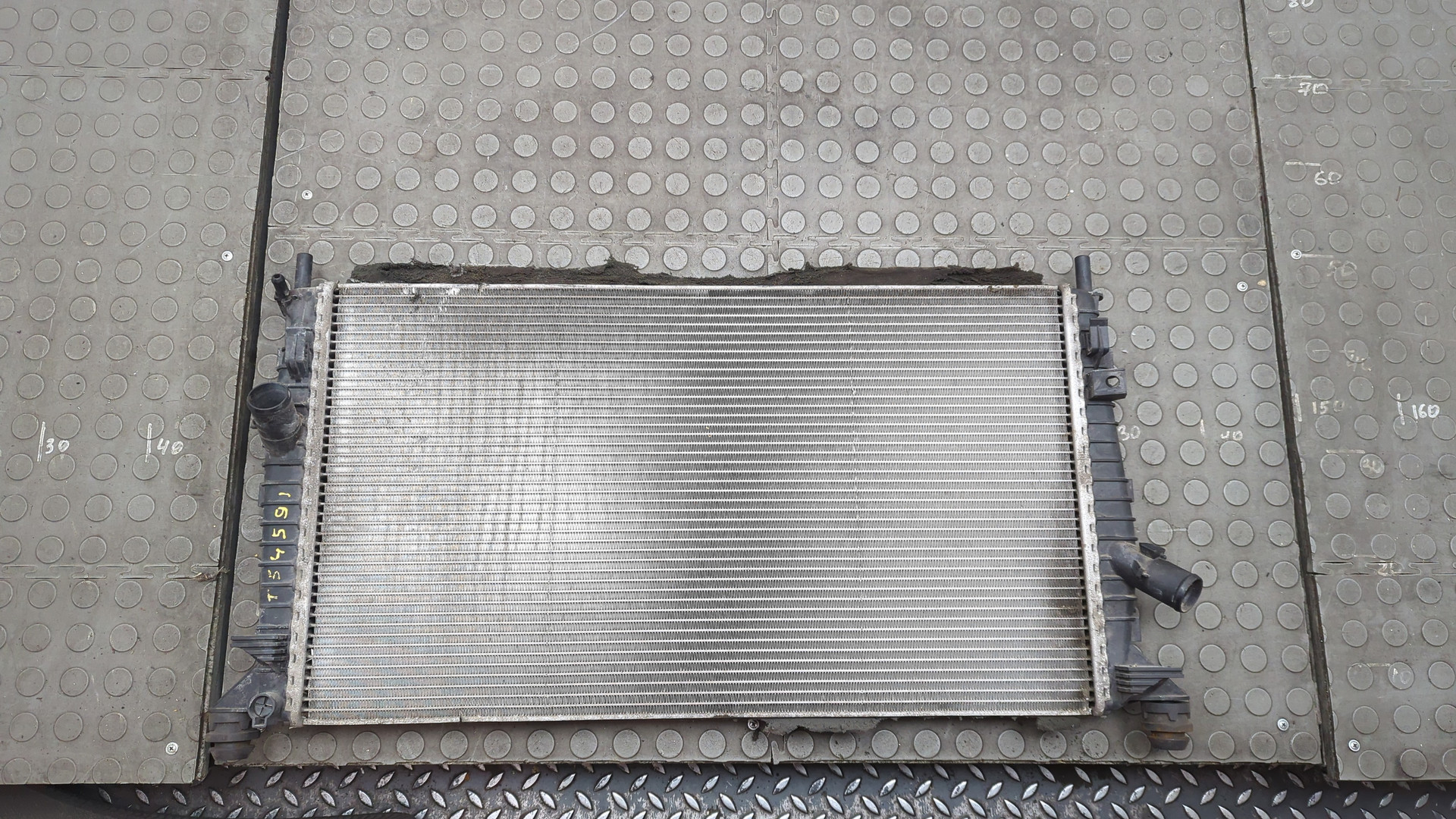 Радиатор охлаждения двигателя основной