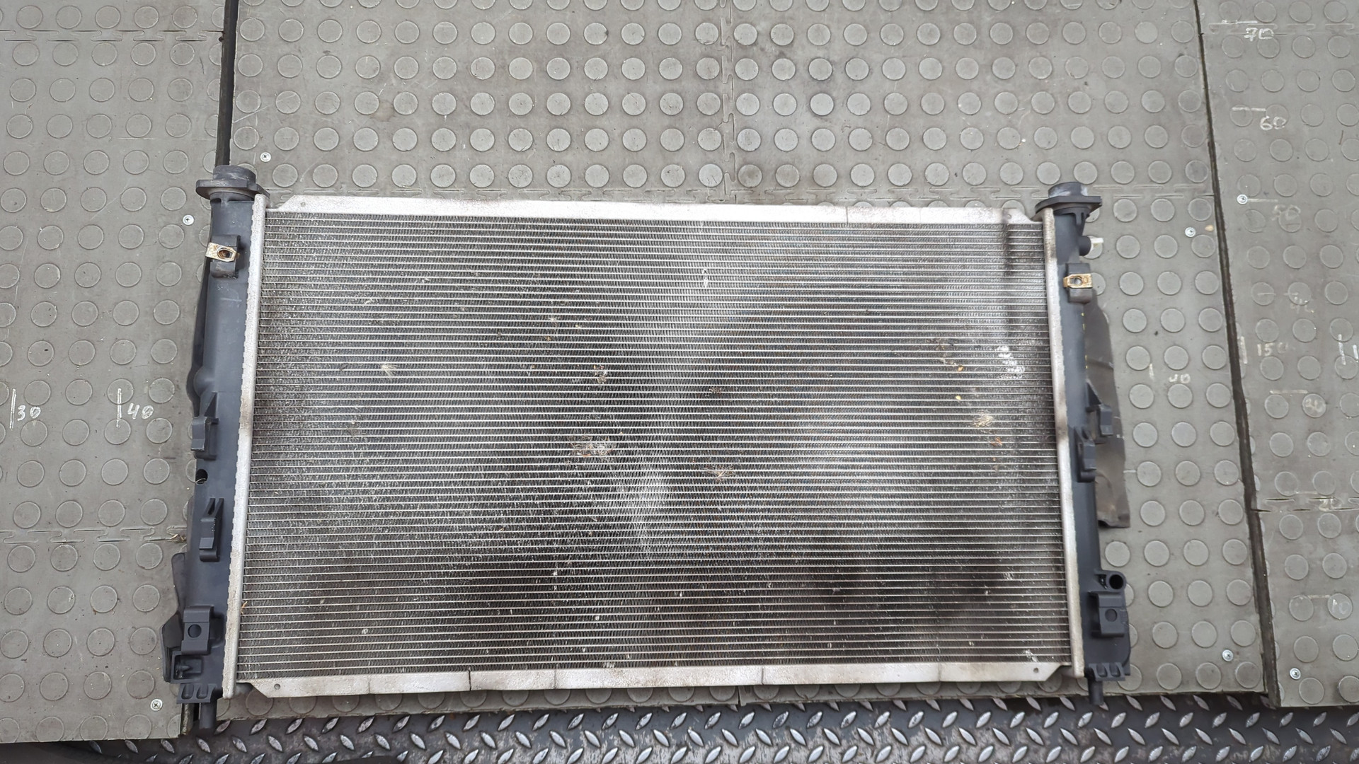 Радиатор охлаждения двигателя основной