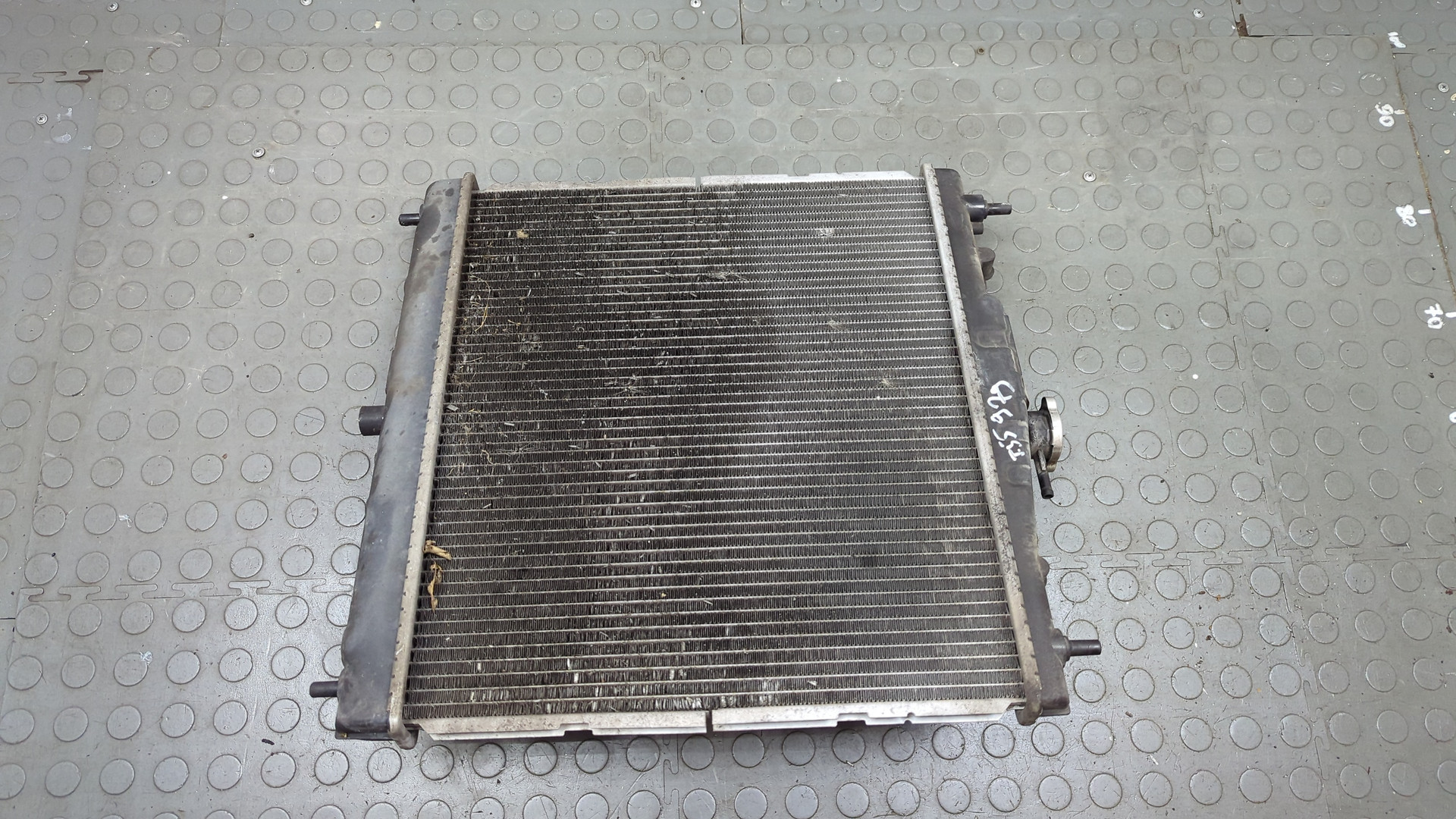 Радиатор охлаждения двигателя основной