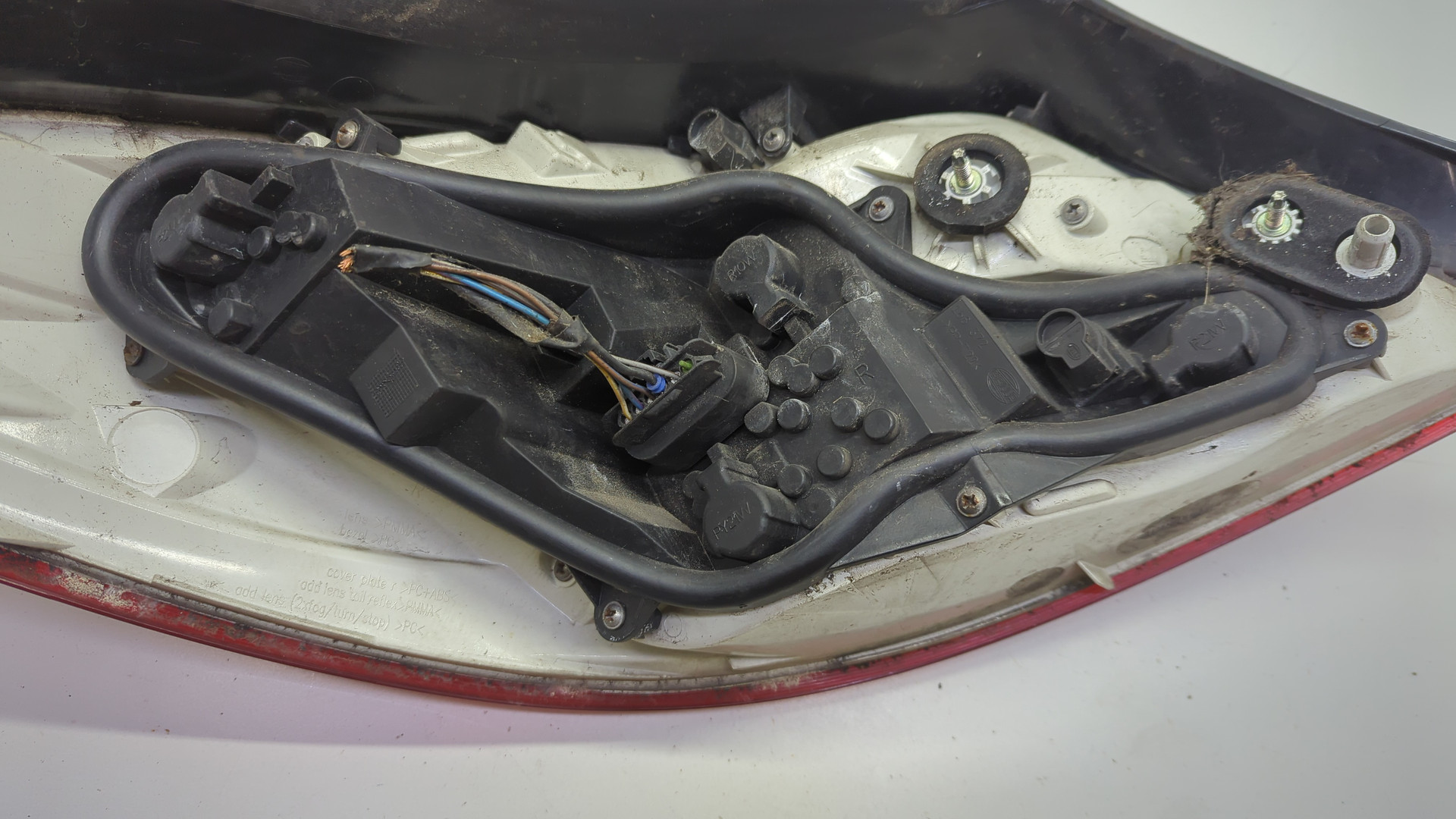 Фонарь задний правый