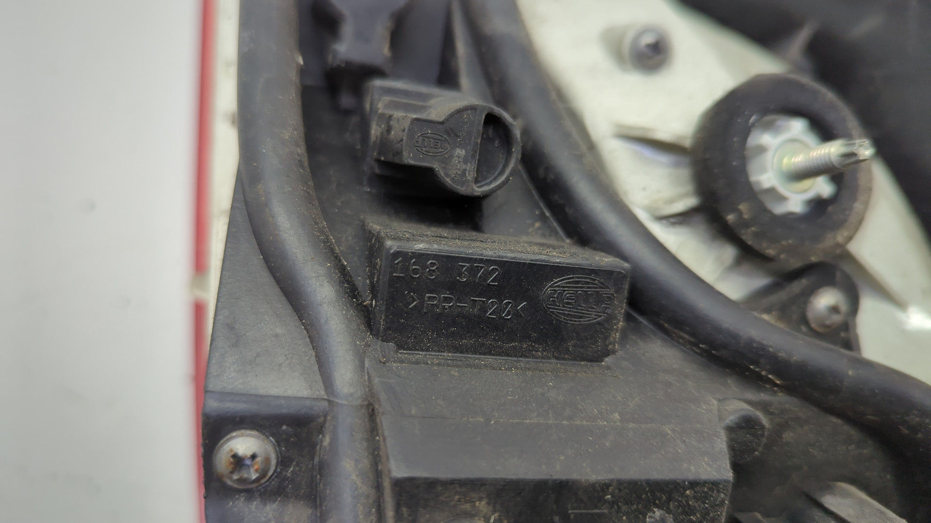 Фонарь задний левый