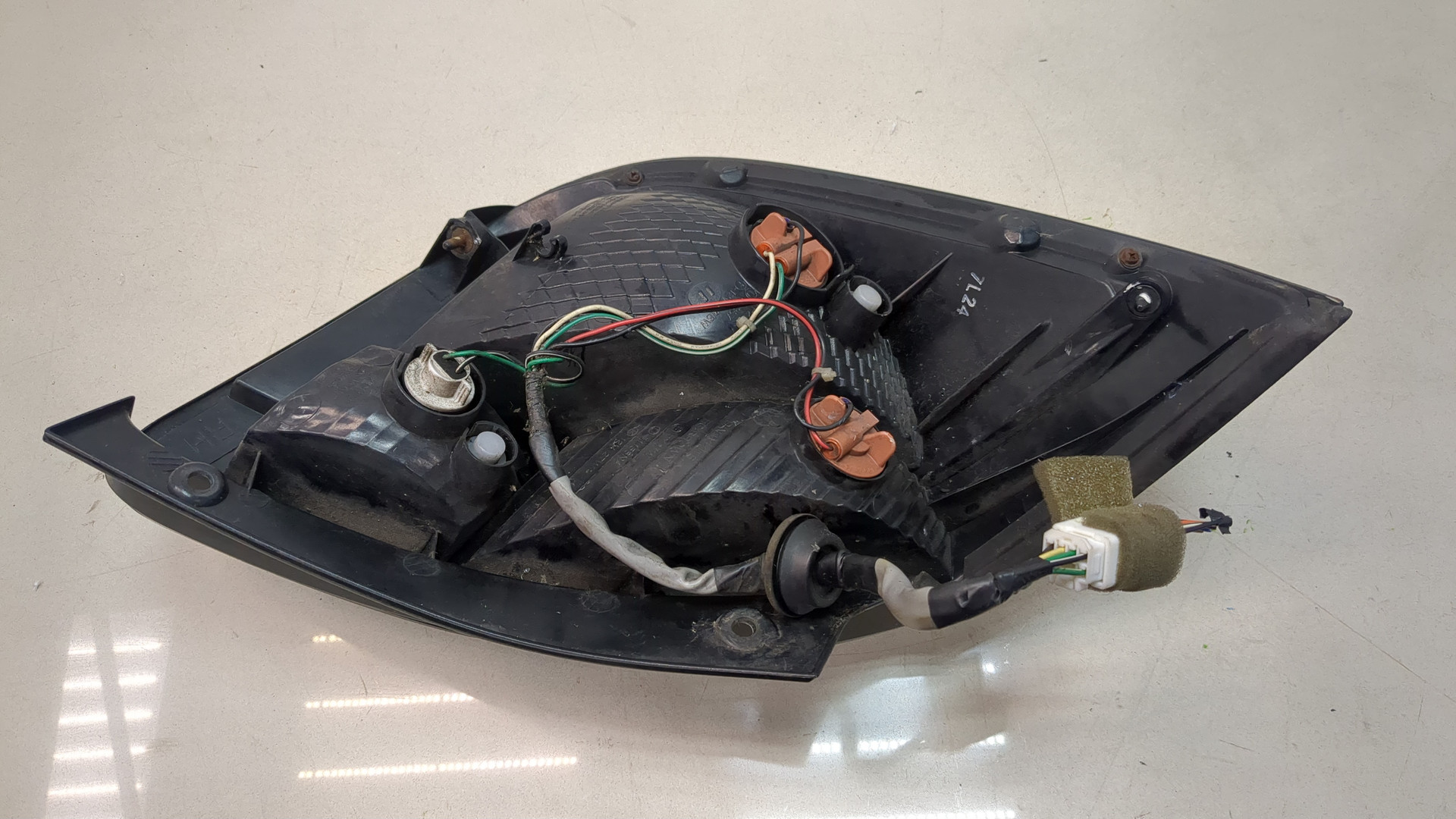 Фонарь задний правый