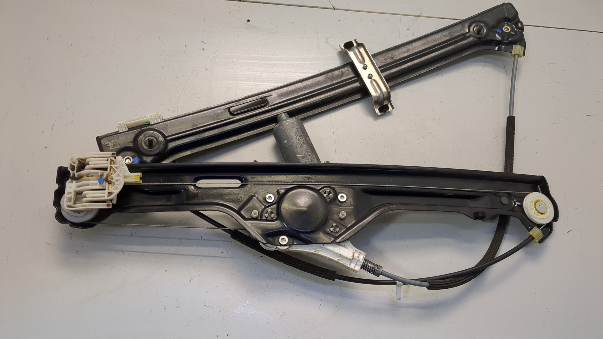 Стеклоподъемник электр. передний левый