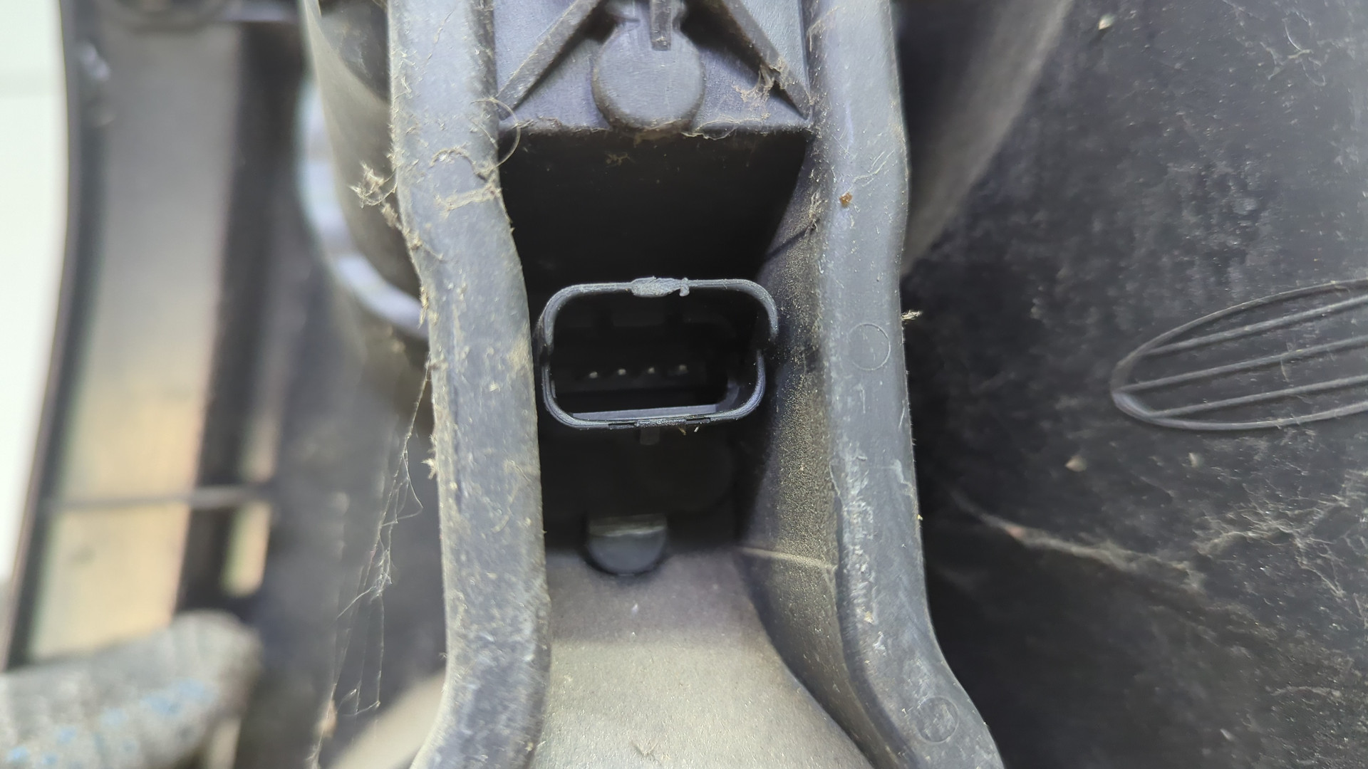 Фонарь задний левый