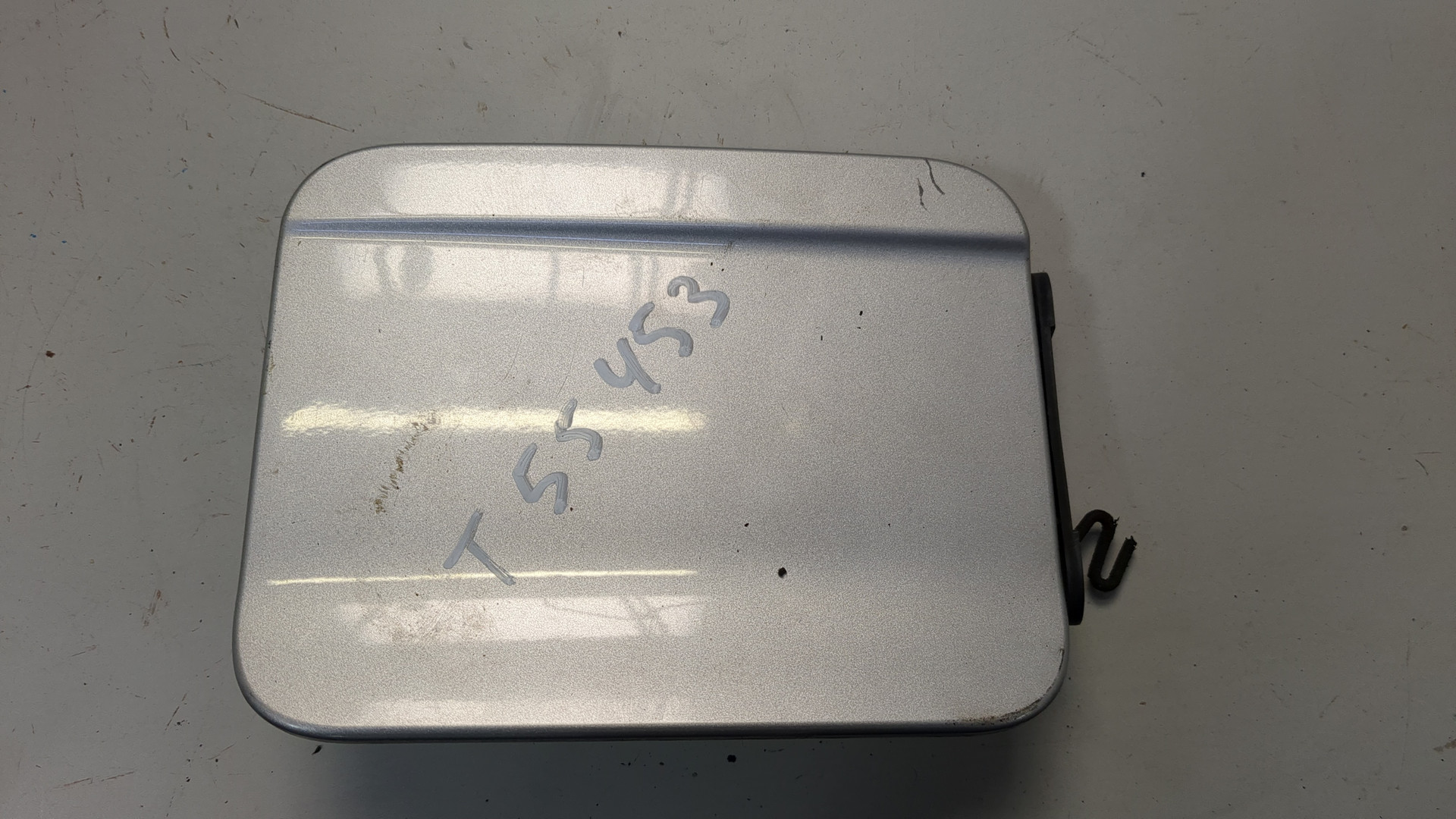 Лючок бензобака