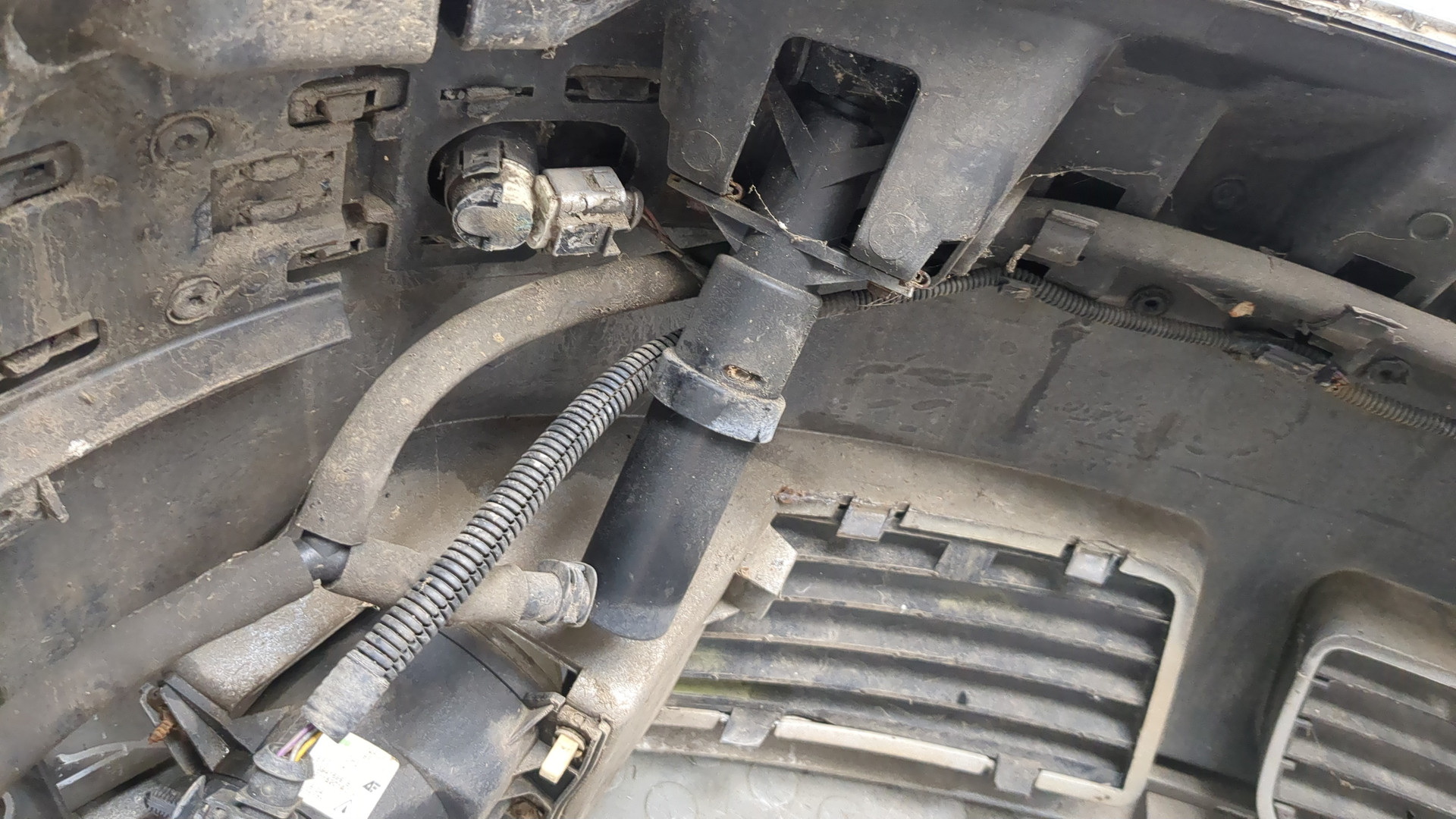 Бампер передний