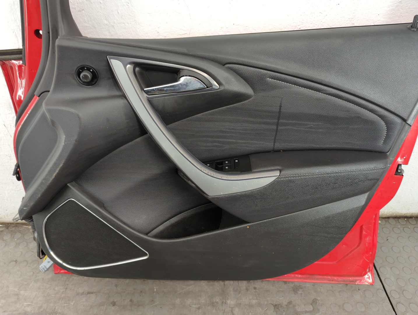 Дверь передняя правая