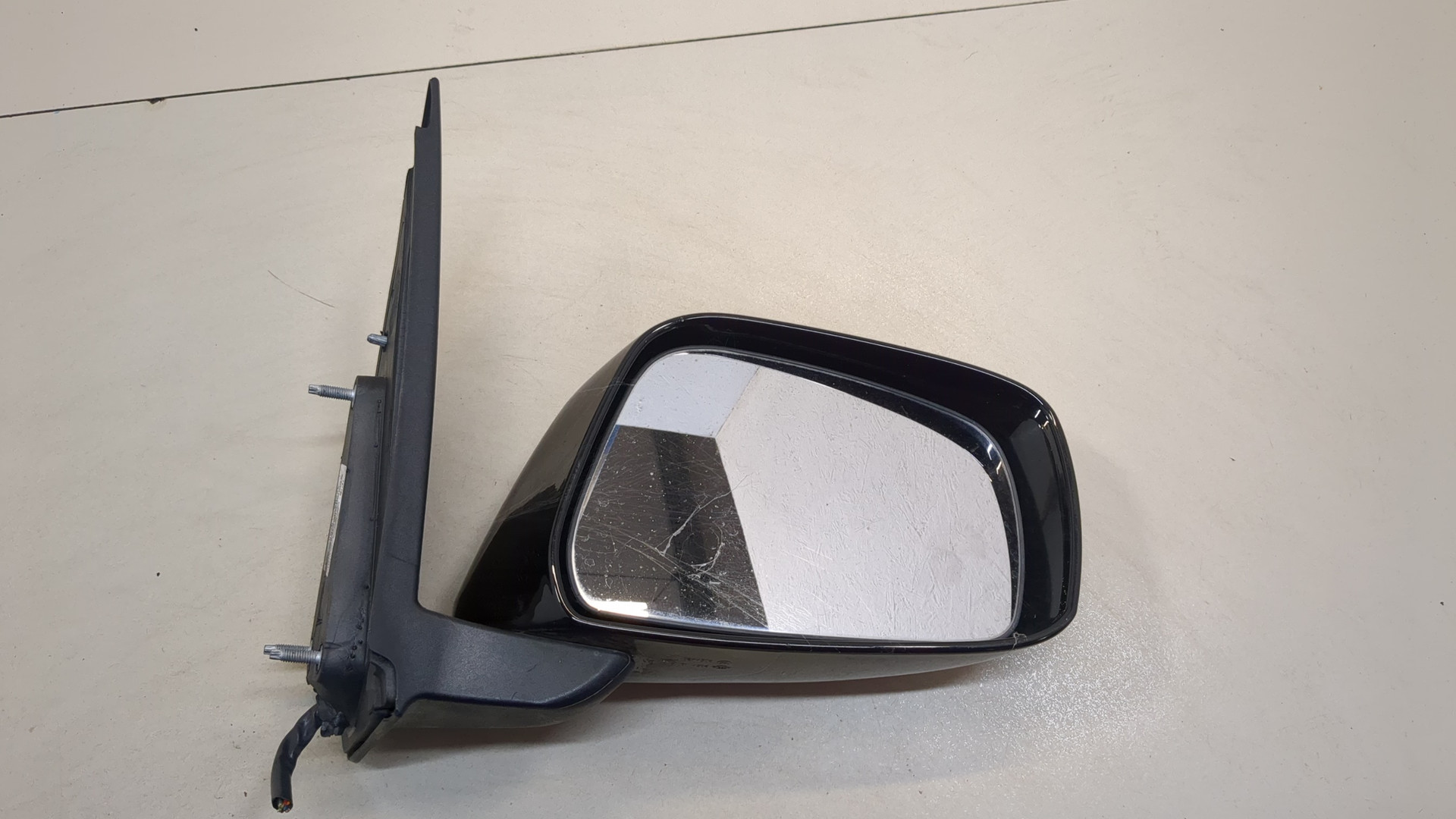 Зеркало правое электрическое