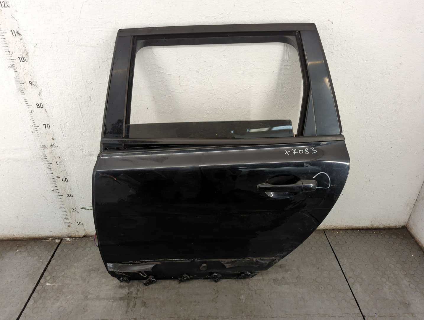 Дверь задняя левая