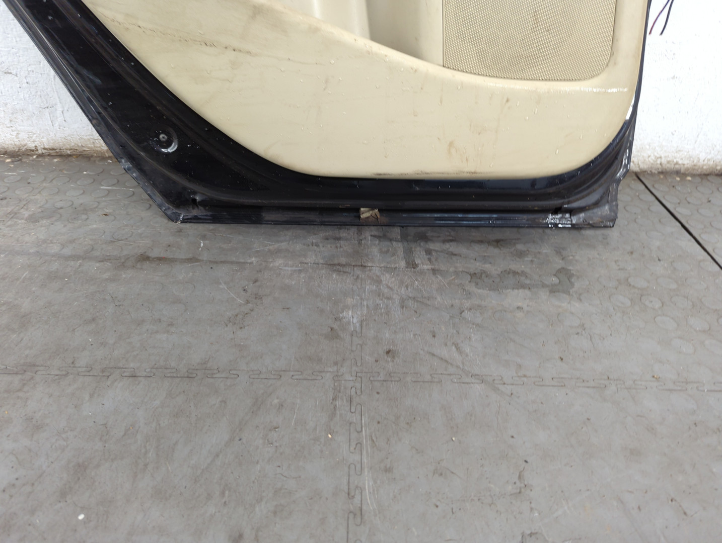 Дверь задняя левая