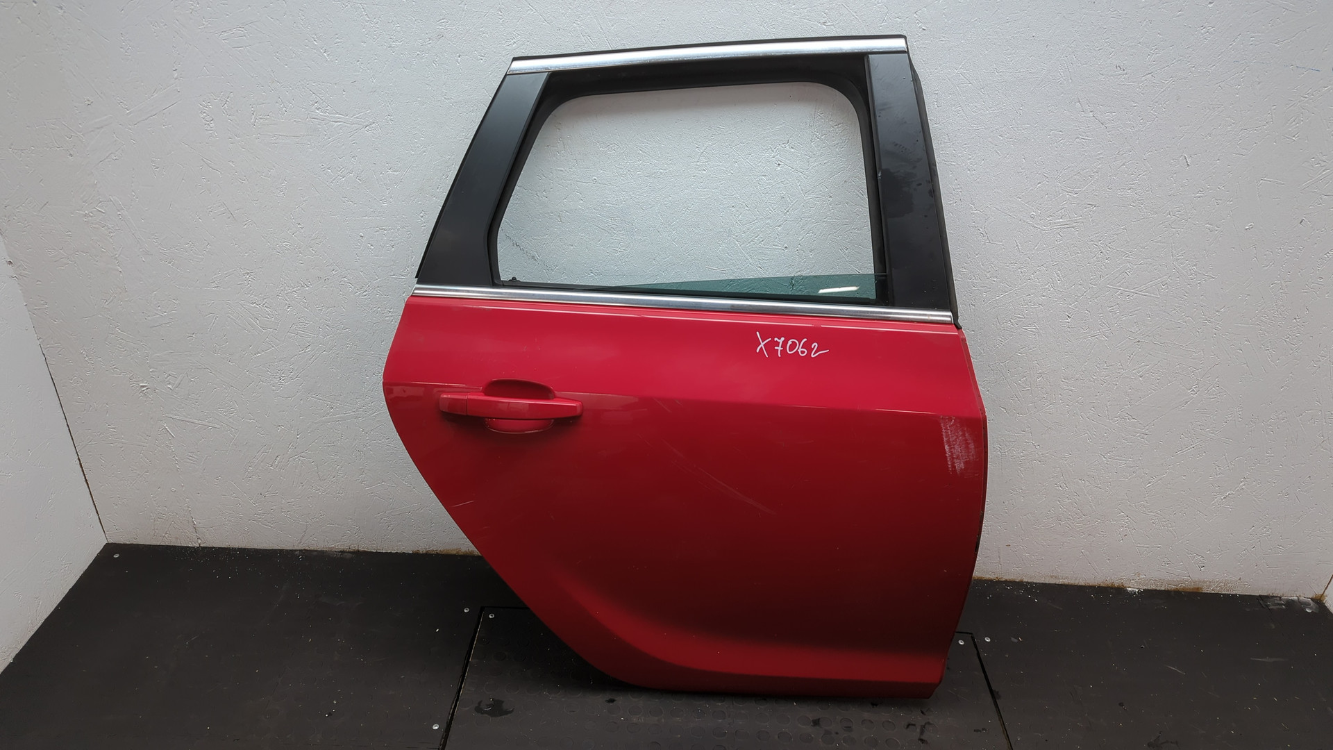 Дверь задняя правая
