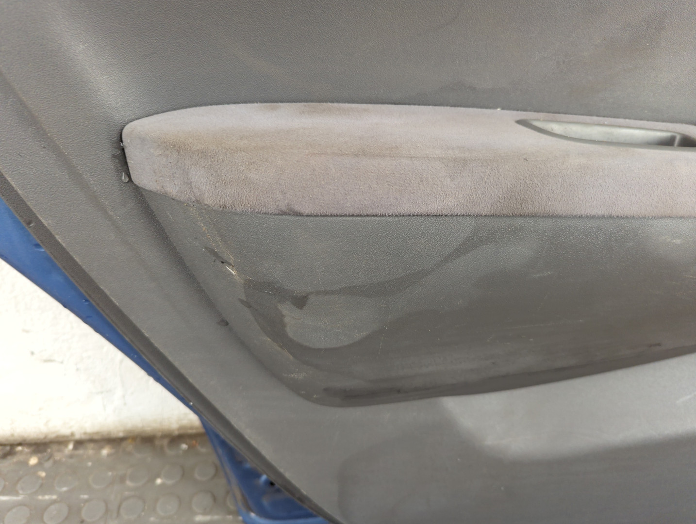 Дверь задняя левая