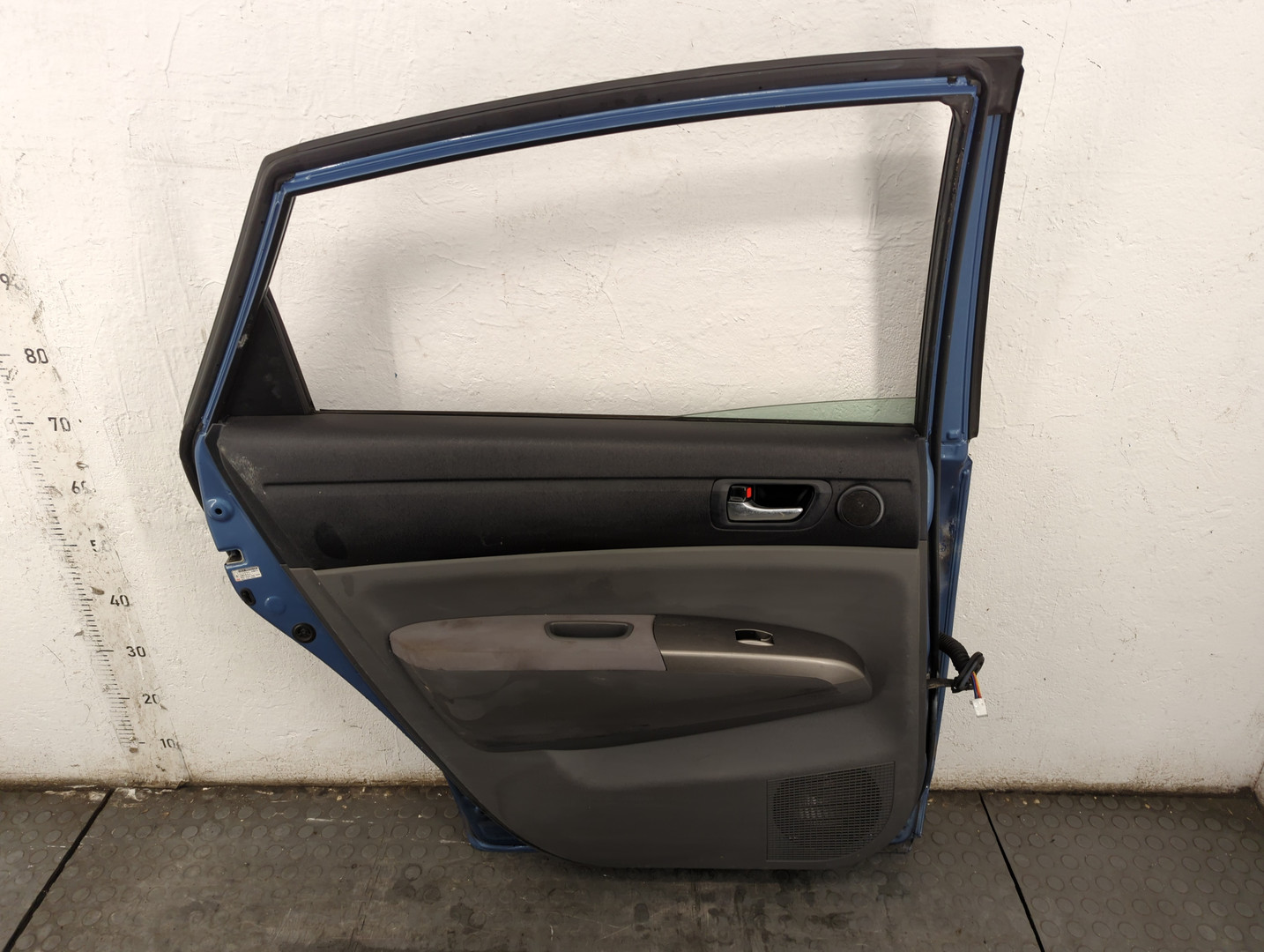 Дверь задняя левая