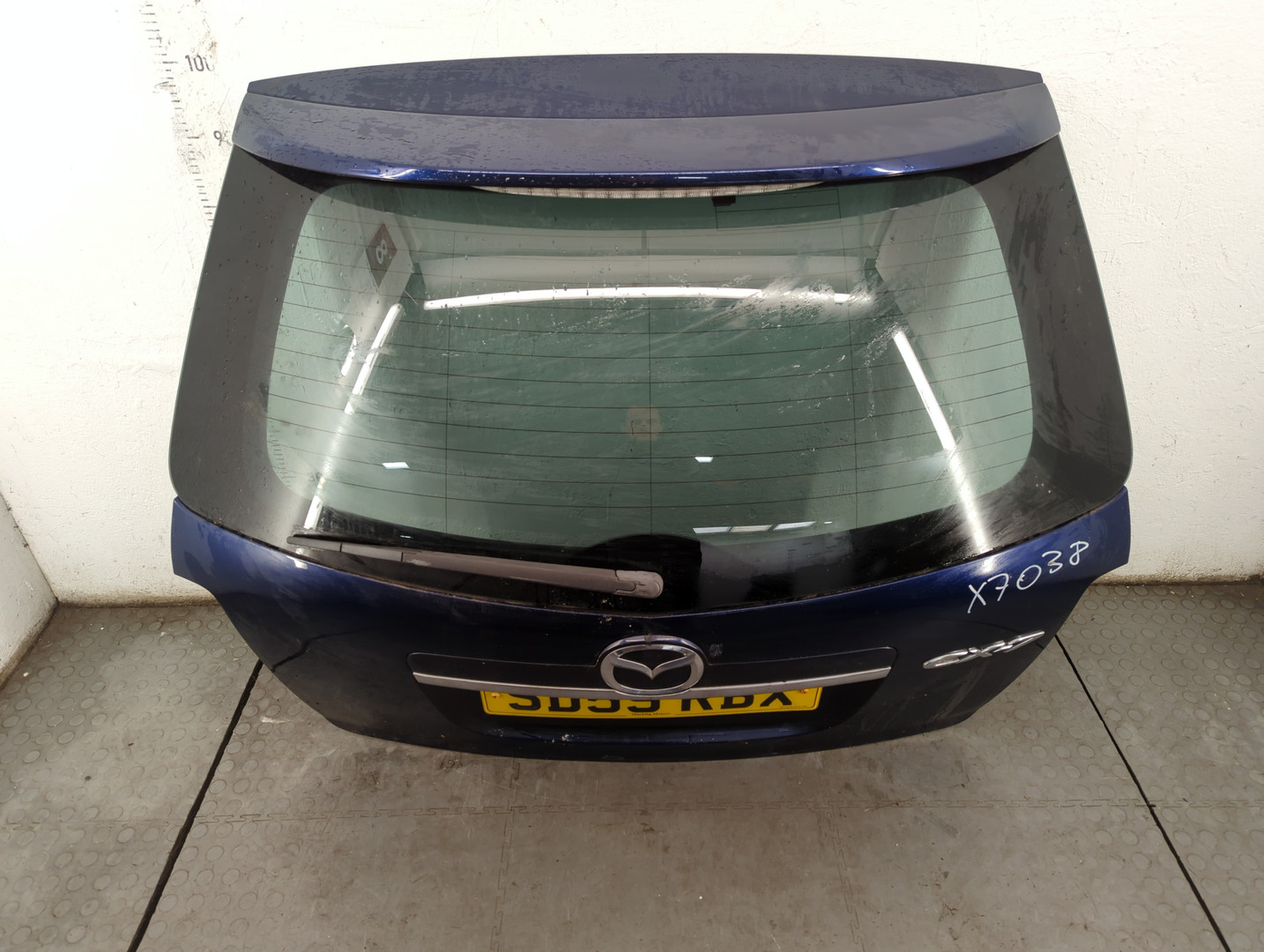 Дверь багажника